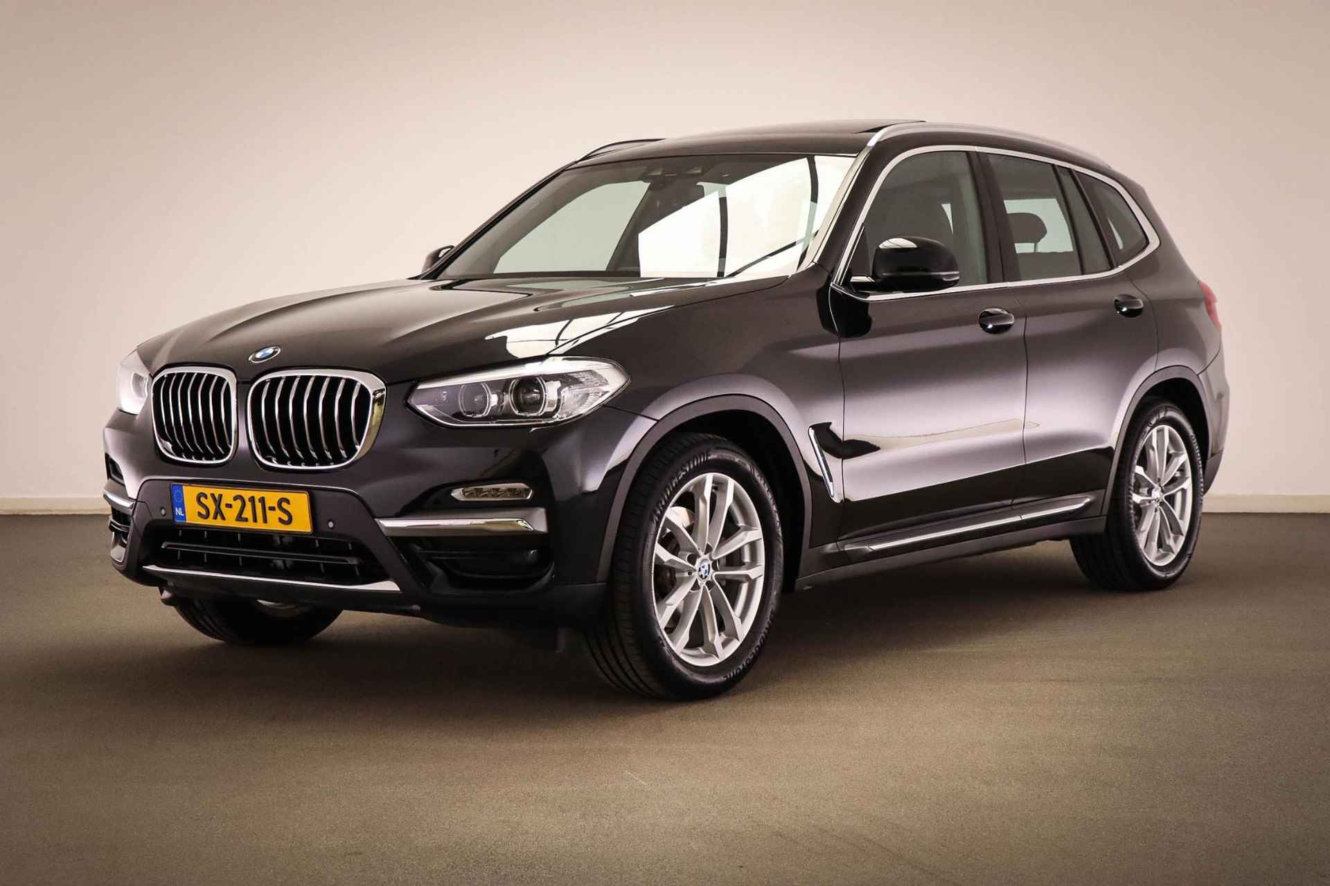 BMW X3 xDrive20i High Executive | LUXURY LINE | PANORAMADAK | LEDER | 19" - 61/62