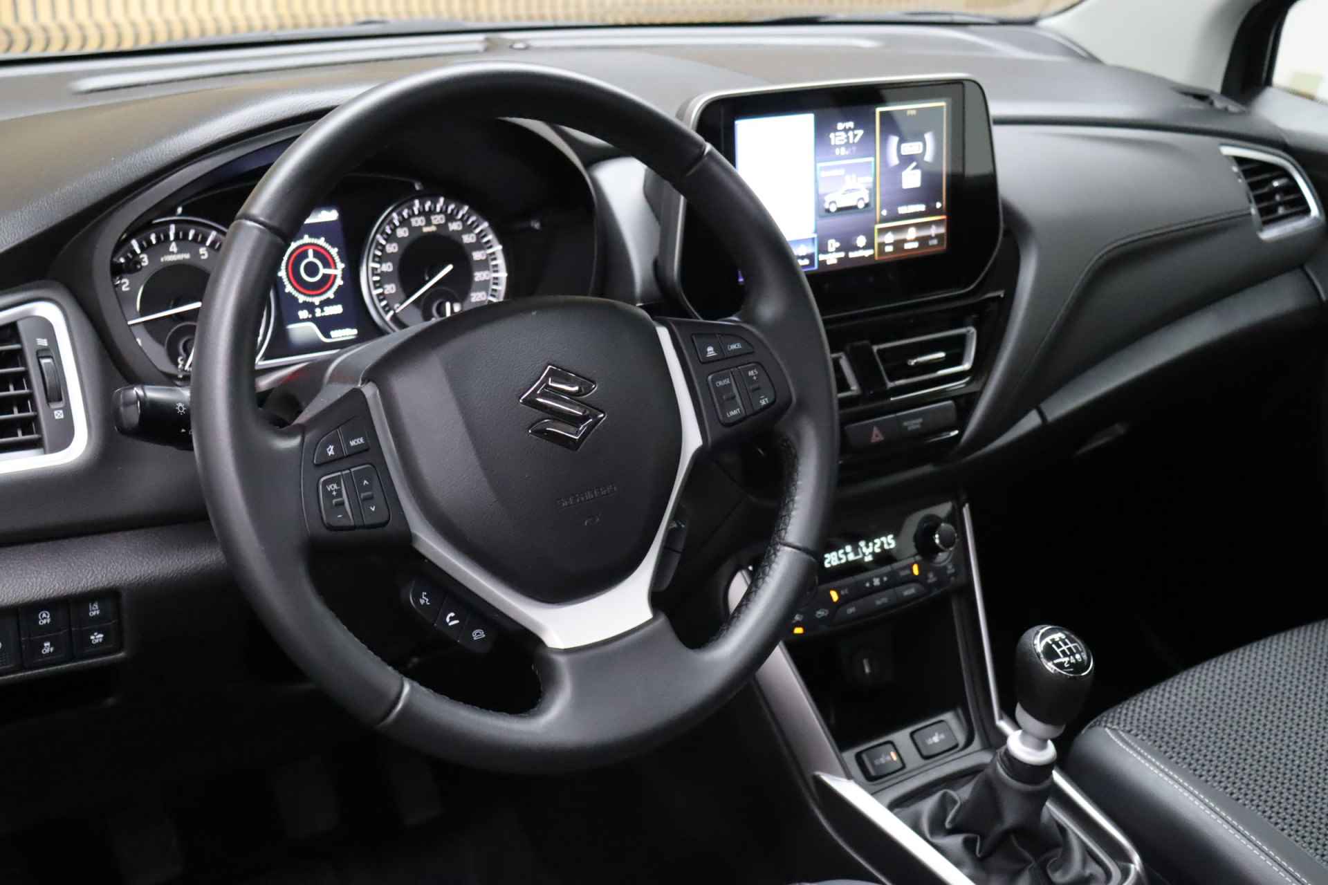 Suzuki S-Cross 1.4 Boosterjet Style Smart Hybrid | Panoramadak | Adaptive-cruise | 360 Graden Camera | Dodehoekdetectie | Navigatie | Apple Carplay & Android Auto - 18/48