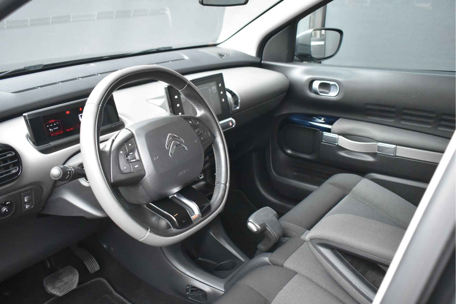 Citroën C4 Cactus 1.2 PureTech Feel Automaat | Dakrails | Cruise Control | Airco | Bluetooth-Telefoonverbinding | 17"LMV | !! - 7/35