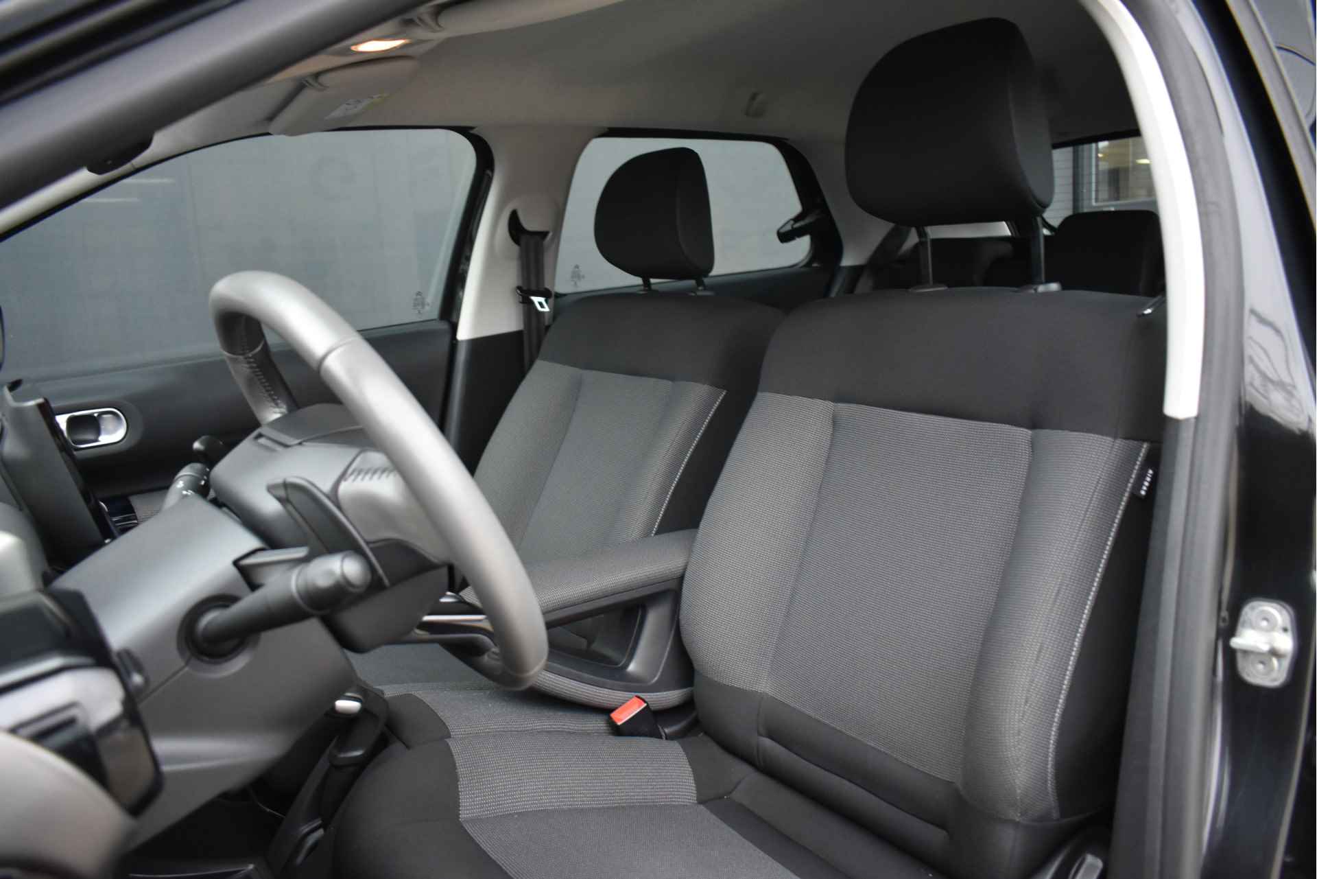 Citroën C4 Cactus 1.2 PureTech Feel Automaat | Dakrails | Cruise Control | Airco | Bluetooth-Telefoonverbinding | 17"LMV | !! - 9/35