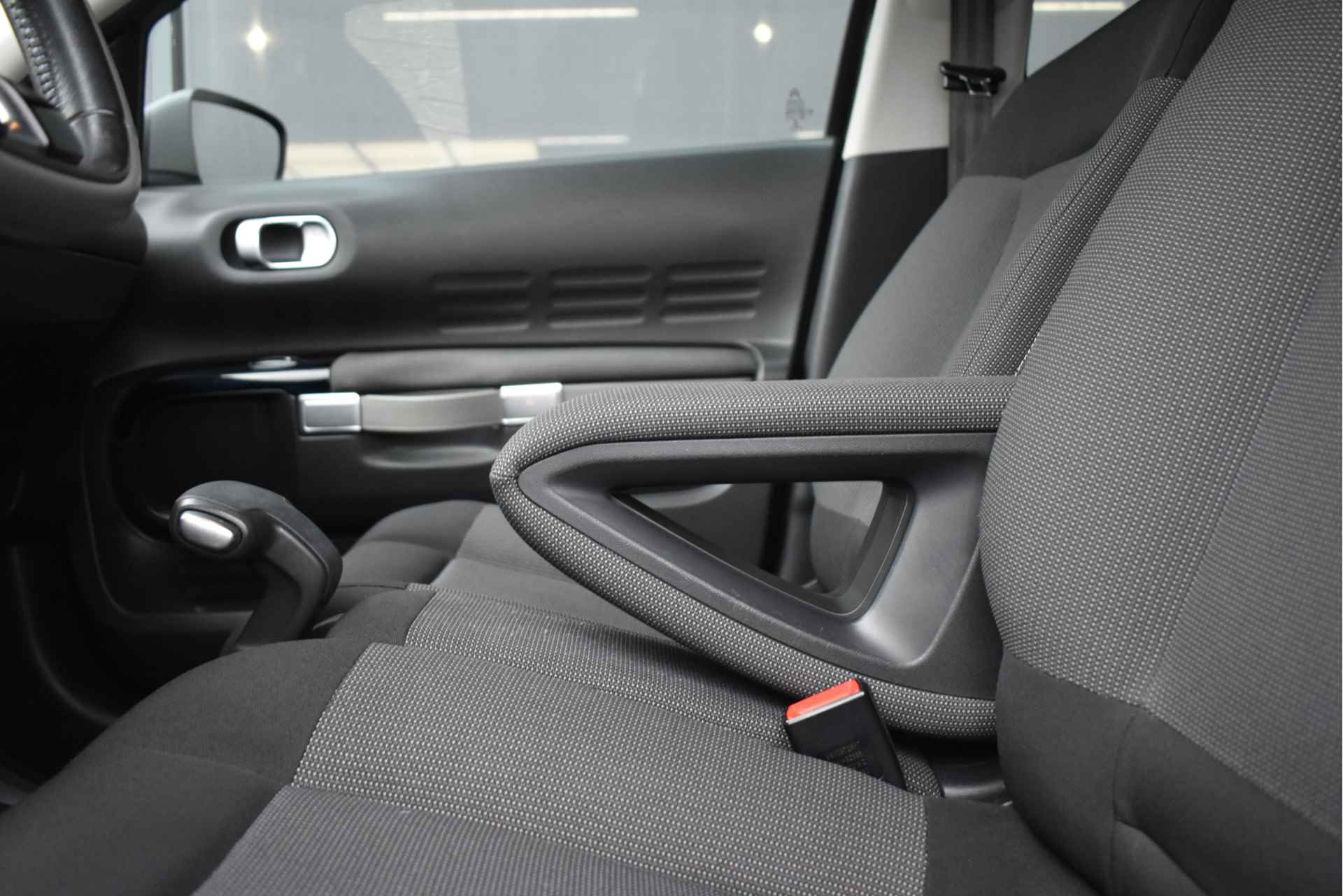 Citroën C4 Cactus 1.2 PureTech Feel Automaat | Dakrails | Cruise Control | Airco | Bluetooth-Telefoonverbinding | 17"LMV | !! - 15/35