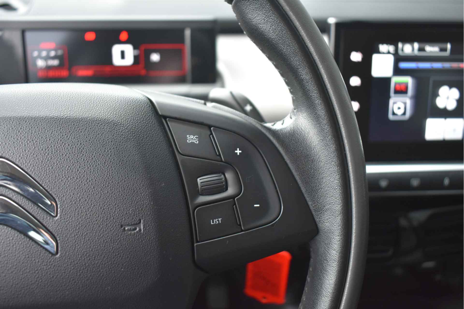 Citroën C4 Cactus 1.2 PureTech Feel Automaat | Dakrails | Cruise Control | Airco | Bluetooth-Telefoonverbinding | 17"LMV | !! - 18/35