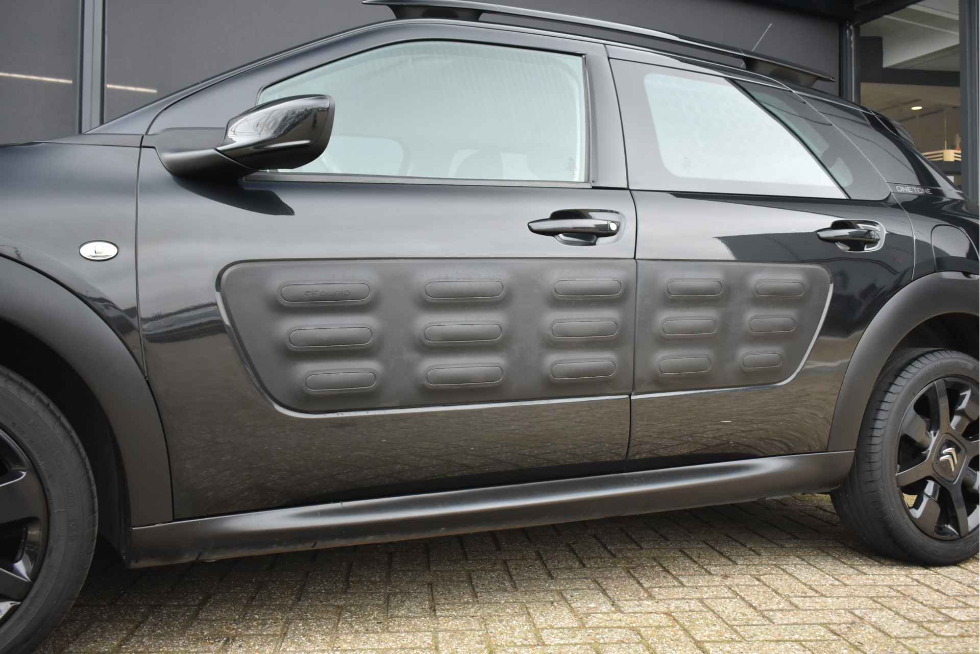 Citroën C4 Cactus 1.2 PureTech Feel Automaat | Dakrails | Cruise Control | Airco | Bluetooth-Telefoonverbinding | 17"LMV | !! - 30/35