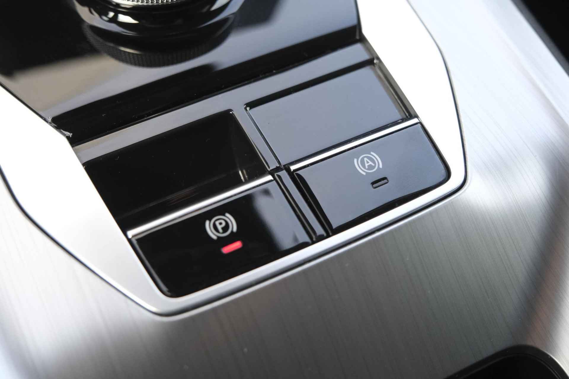 MG 5 Standard Range 177pk Luxury 50 kWh | All-season banden | Lederen bekleding | Climate control | Achteruitrijcamera + parkeersensoren - 27/33
