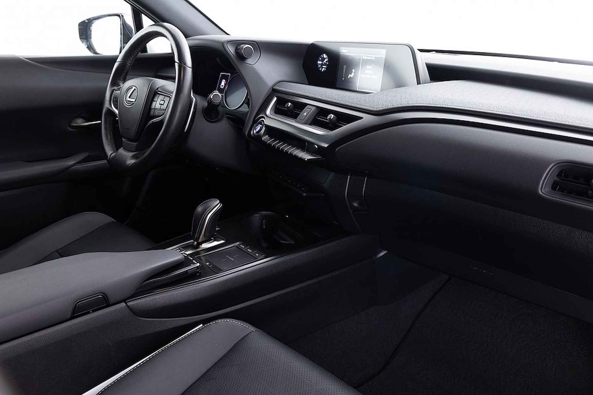 Lexus UX 300e Luxury 54 kWh | LEDER | CAMERA | LED | STOEL VENTILATIE . - 4/29