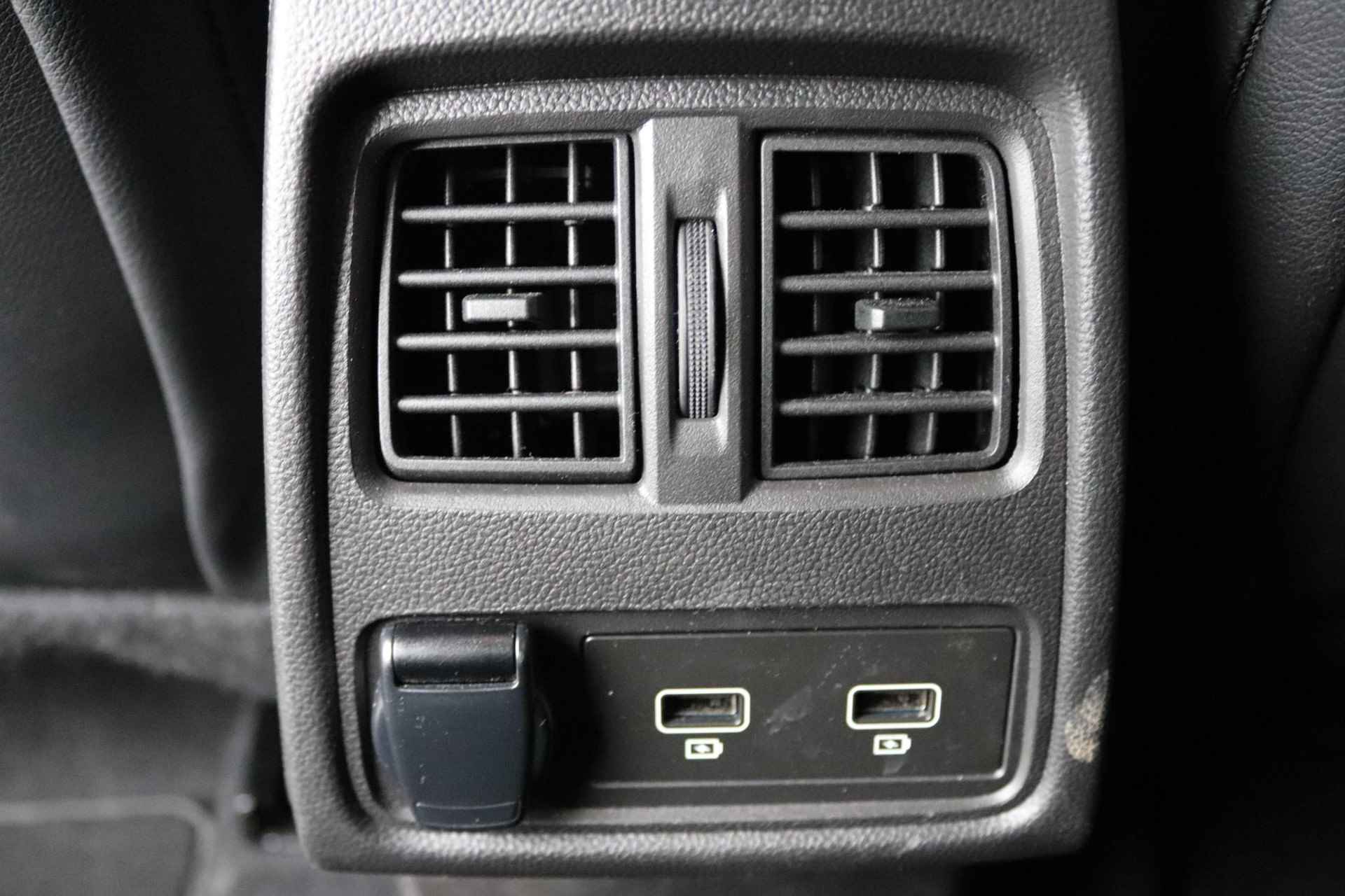 Renault Captur 1.3 Mild Hybrid 160 EDC Iconic | Automaat | Navigatie 9,3" | Apple Carplay | Leder | Bose Audio | Winter-pakket | 360° Camera | Parkeersensoren | LMV 18" | Two-Tone | - 12/36