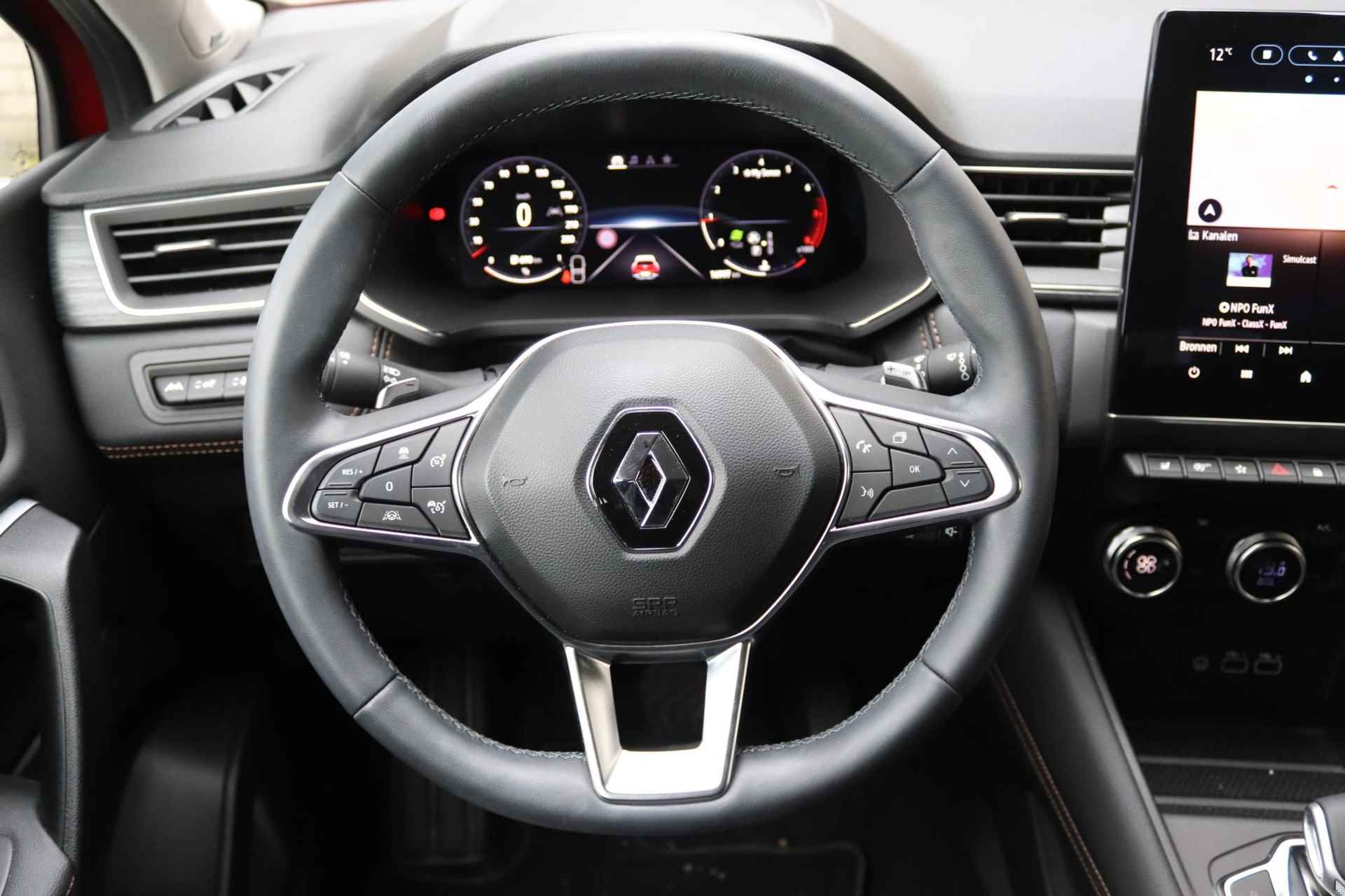 Renault Captur 1.3 Mild Hybrid 160 EDC Iconic | Automaat | Navigatie 9,3" | Apple Carplay | Leder | Bose Audio | Winter-pakket | 360° Camera | Parkeersensoren | LMV 18" | Two-Tone | - 19/36