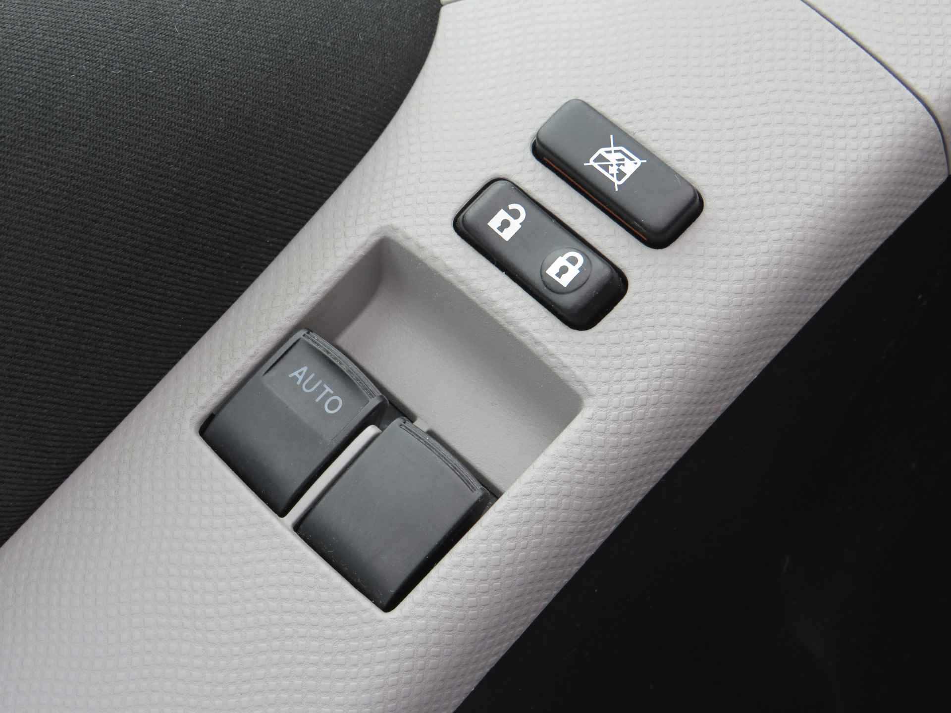 Toyota Yaris 1.0 VVTi Access | Airco | Elektrisch pakket | Zuinig | Inc. BOVAG-Garantie - 14/36