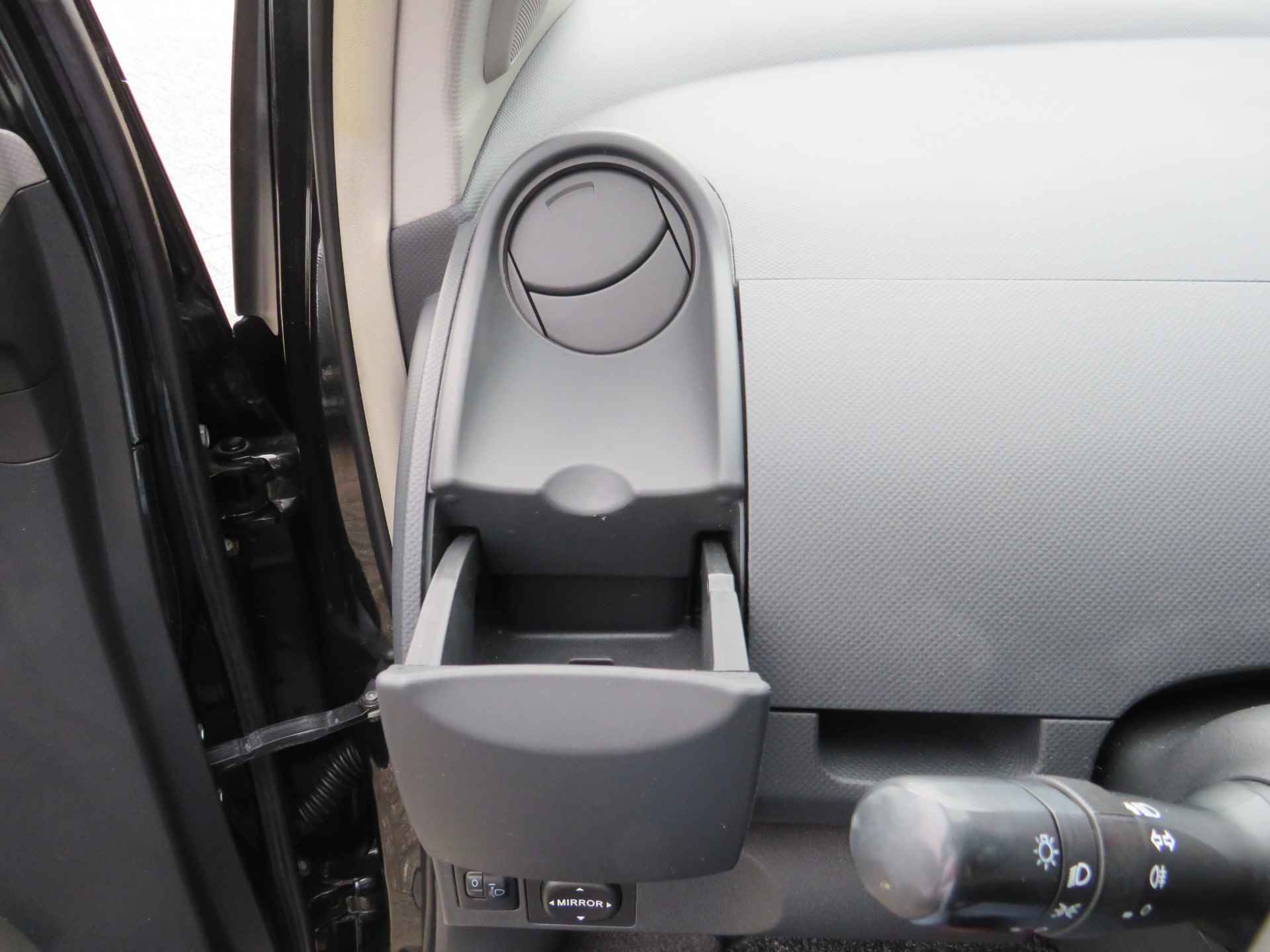 Toyota Yaris 1.0 VVTi Access | Airco | Elektrisch pakket | Zuinig | Inc. BOVAG-Garantie - 21/36