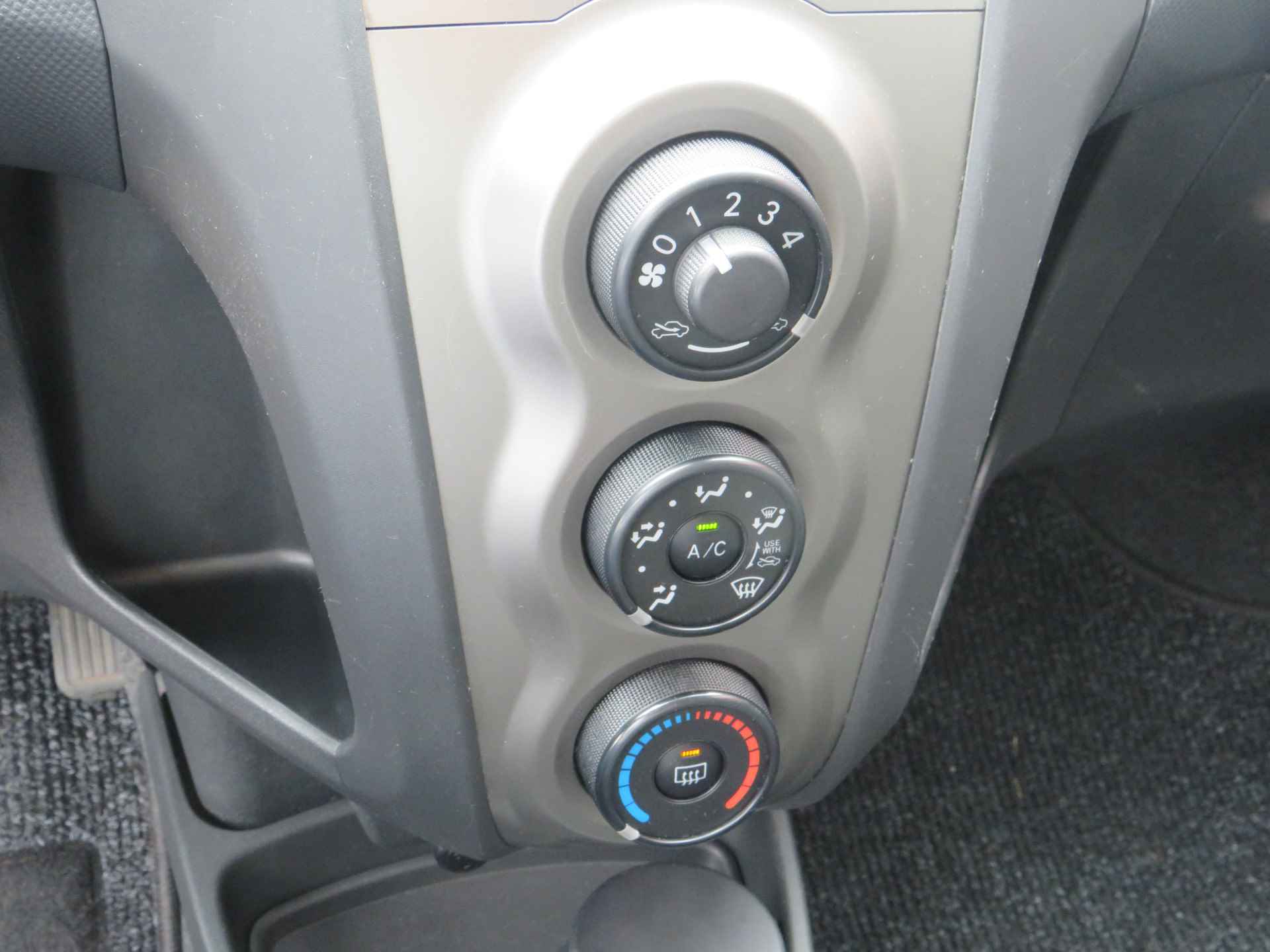 Toyota Yaris 1.0 VVTi Access | Airco | Elektrisch pakket | Zuinig | Inc. BOVAG-Garantie - 25/36