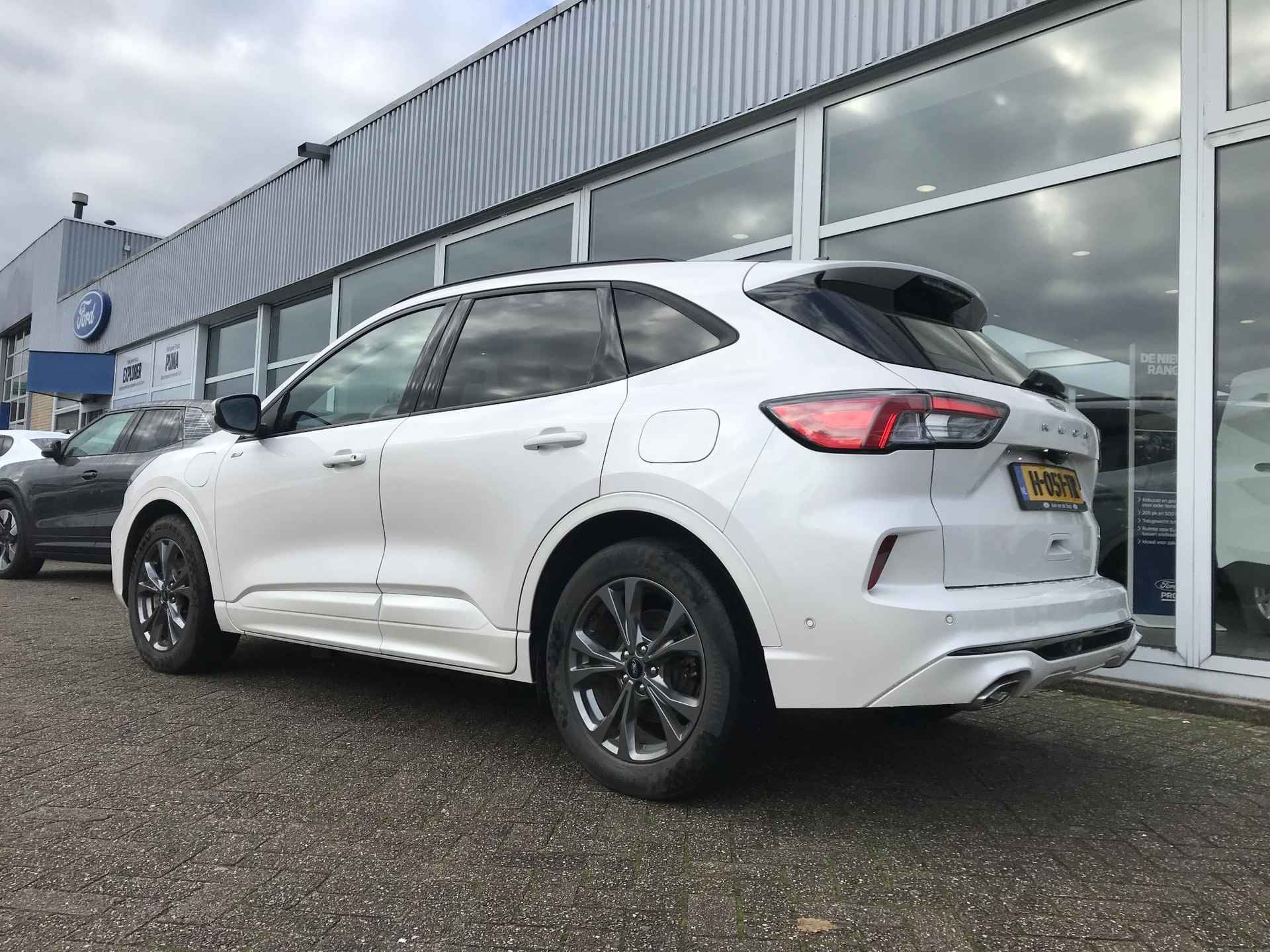 Ford Kuga ST-Line X 2.5 Plug-in Hybrid First Edition - 6/12