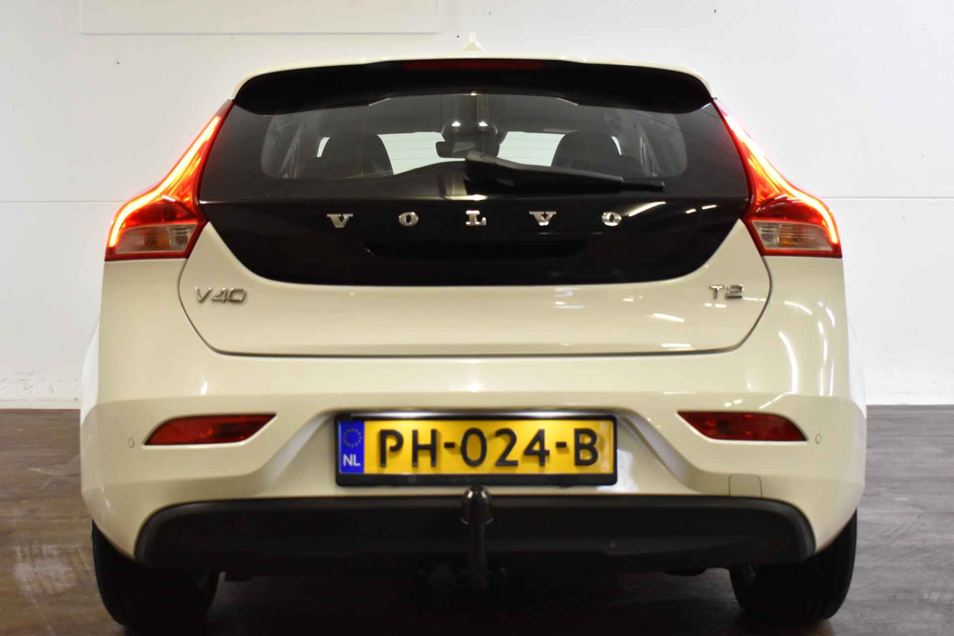 Volvo V40 1.5 T2 AUT. NORDIC+ NAVI/LED/TREKHAAK - 9/35