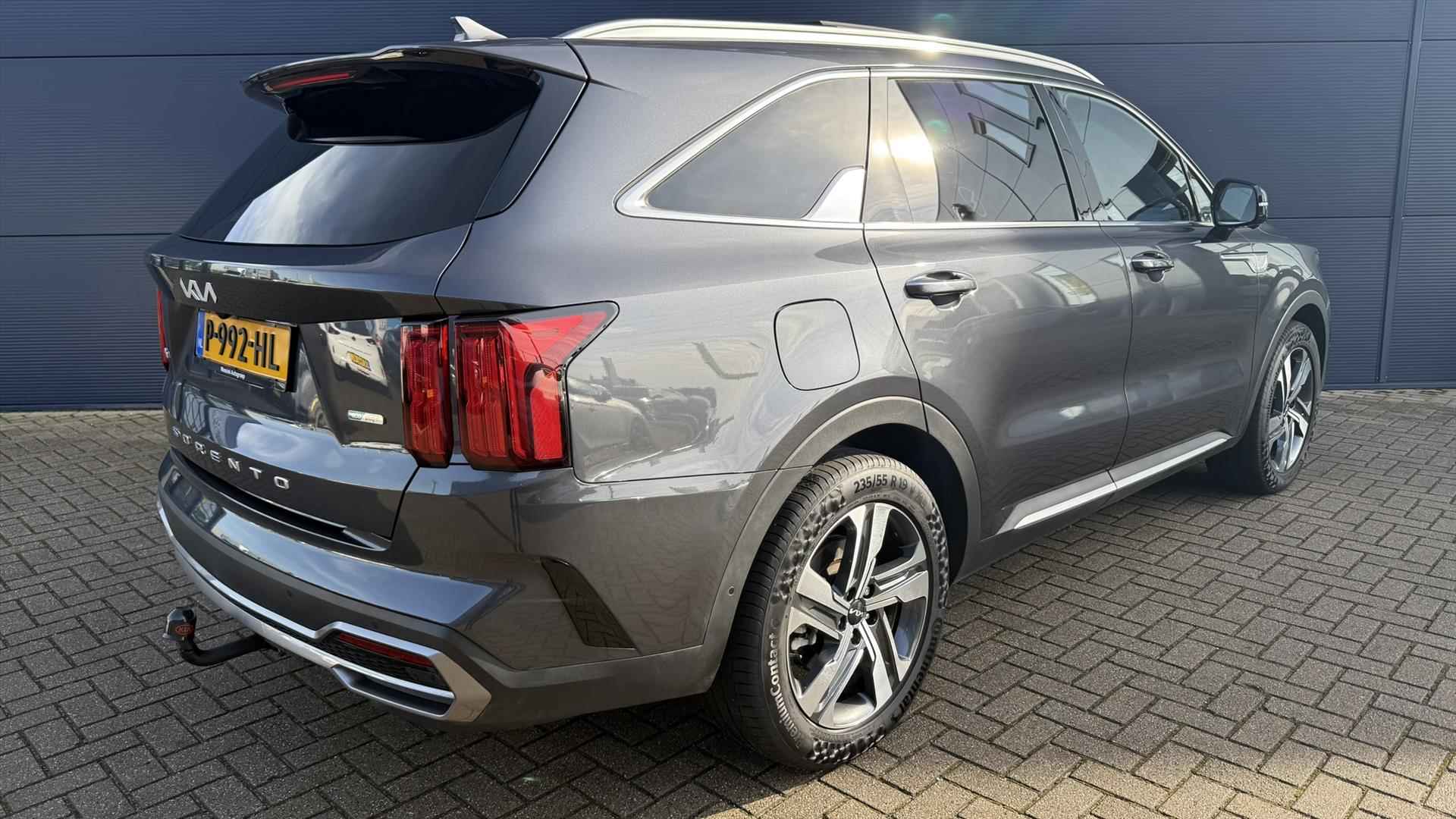 KIA Sorento 1.6 T-GDi 265pk Plug-in Hybrid 4WD Aut ExecutiveLine | Trekhaak | 360 camera | Navigatie | Bose | LED | - 3/42