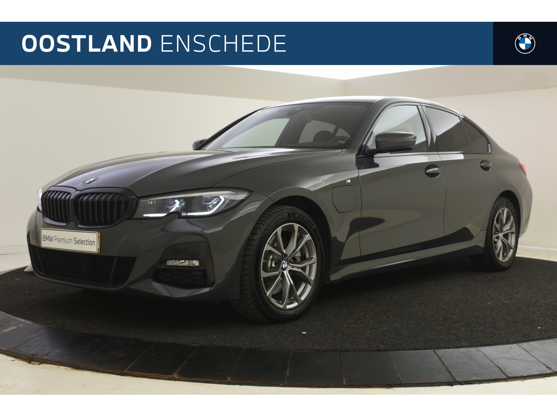 BMW 3-serie 320e High Executive M Sport Automaat / Laserlicht / Sportstoelen / Live Cockpit Professional / Stoelverwarming / Cruise Control