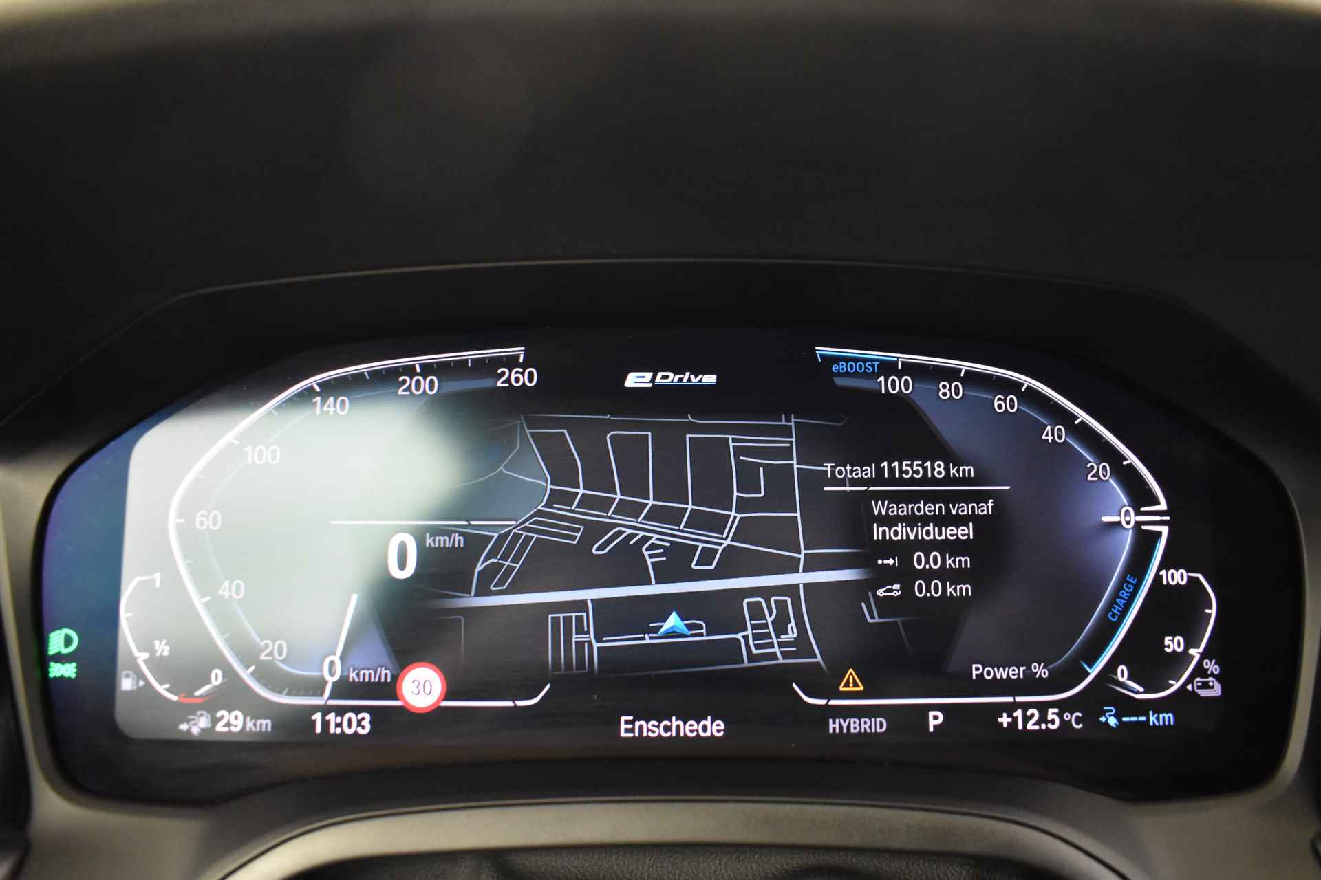 BMW 3-serie 320e High Executive M Sport Automaat / Laserlicht / Sportstoelen / Live Cockpit Professional / Stoelverwarming / Cruise Control - 36/51