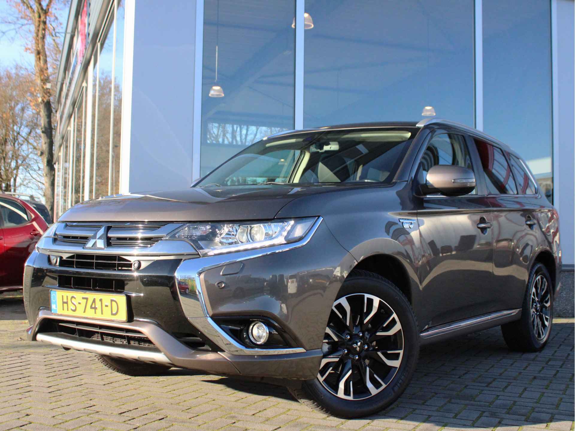 Mitsubishi Outlander 2.0 PHEV Executive Edition Leder/Alcantara Bekleding, Cruise en Climate Control, Keyless Go - 12/39