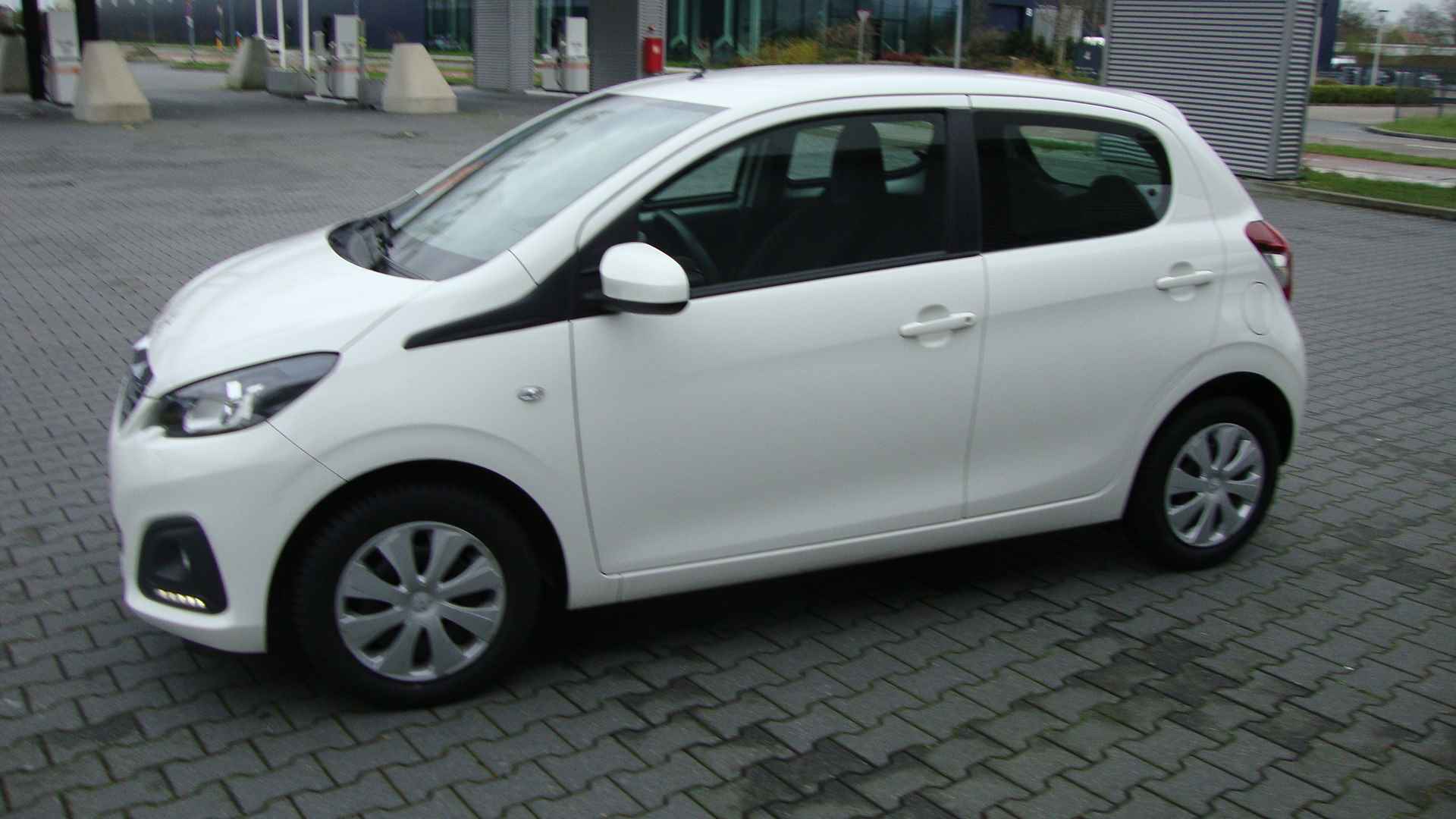 PEUGEOT 108 1.0 e-VTi 72pk 5D Active - 2/15