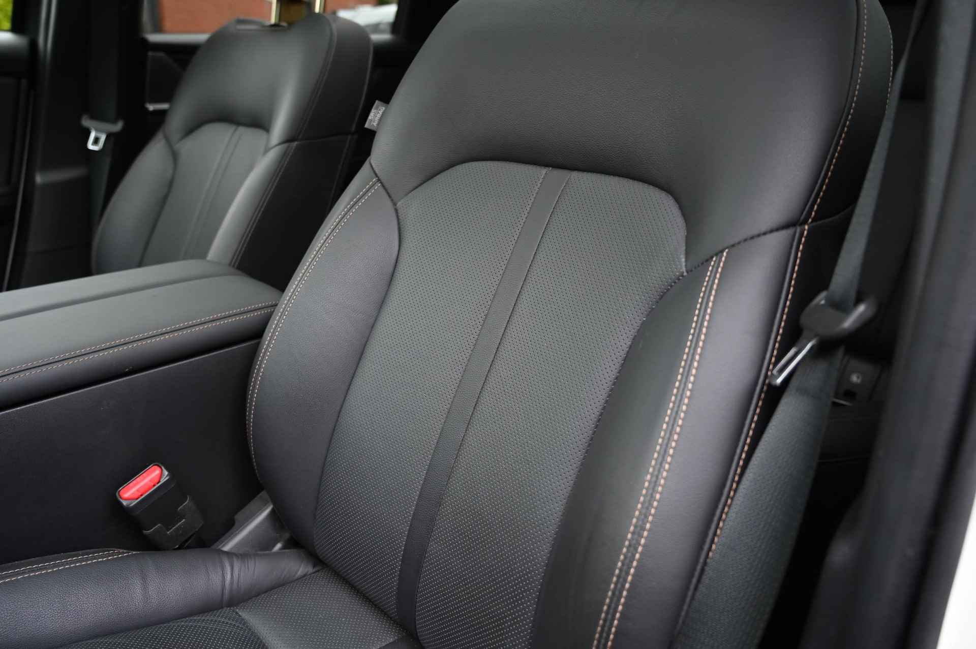 Mazda CX-60 e-SkyActiv 327 PHEV automaat Homura Comfort & Convenience/Sound & Driver Assistance & Panoramic Pack *Trekhaak* *Origineel NL* - 24/70