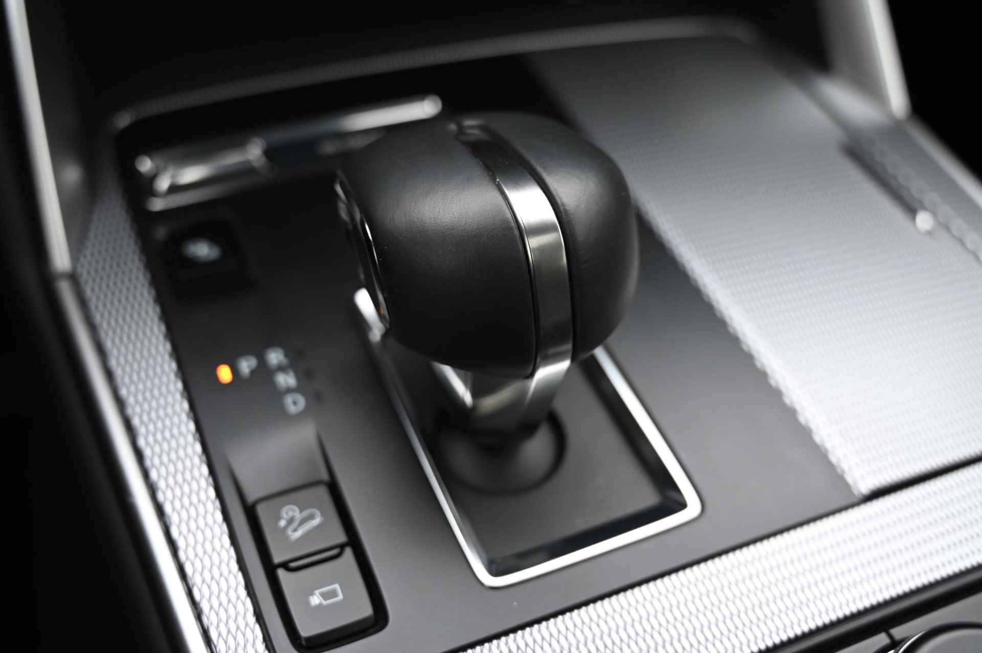 Mazda CX-60 e-SkyActiv 327 PHEV automaat Homura Comfort & Convenience/Sound & Driver Assistance & Panoramic Pack *Trekhaak* *Origineel NL* - 50/70
