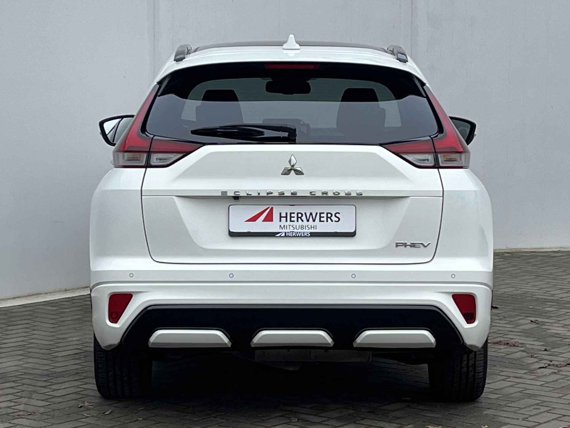 Mitsubishi Eclipse Cross 2.4 PHEV Prestige S-AWC 4WD Automaat / Schuif-/kanteldak / Lederen bekleding / Adaptieve cruise control / Navigatie / Stoel- en stuurverwarming - 27/52