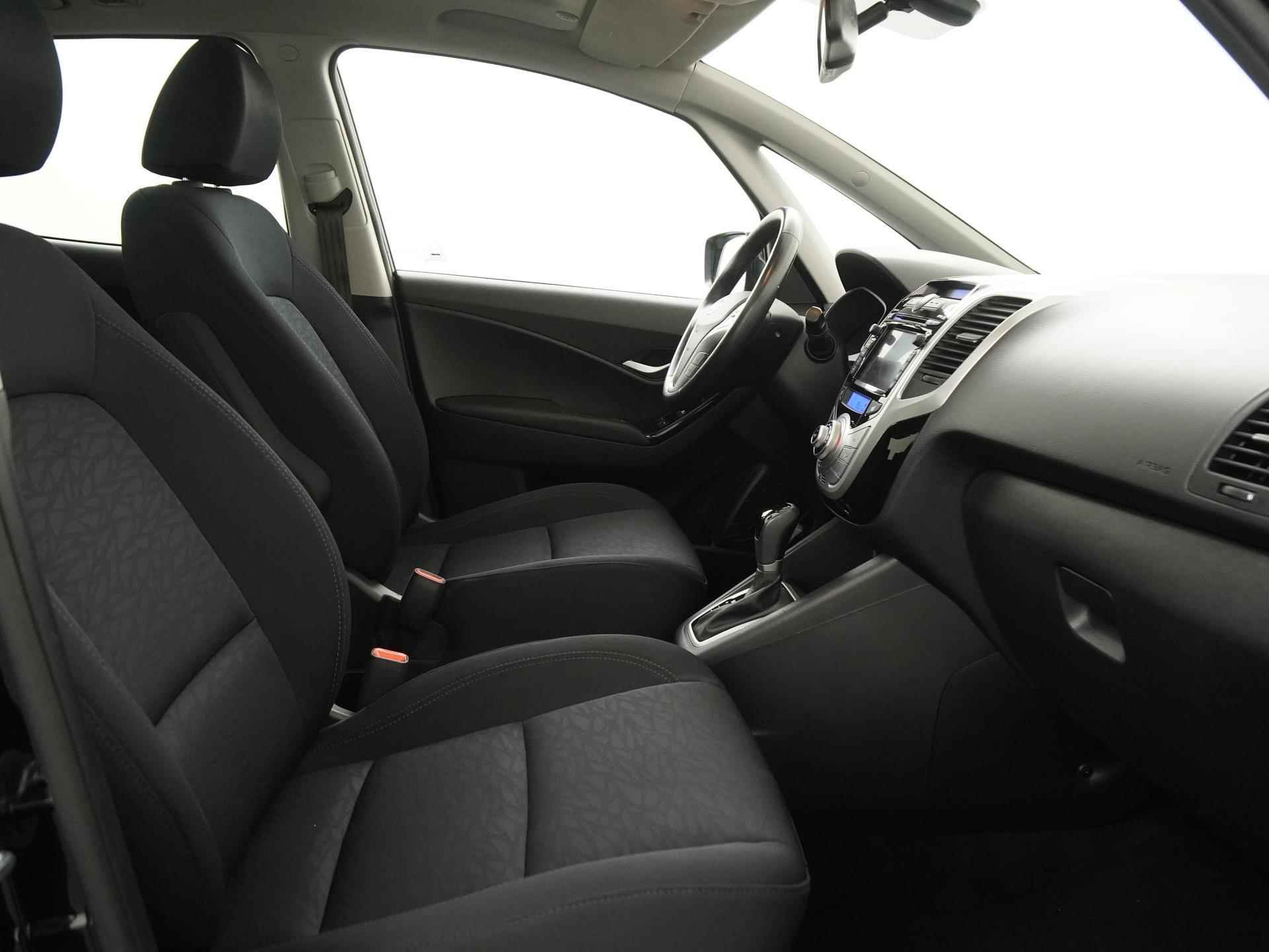 Hyundai ix20 1.6i Premium Automaat | Trekhaak | Panoramadak | Zondag Open! - 3/38