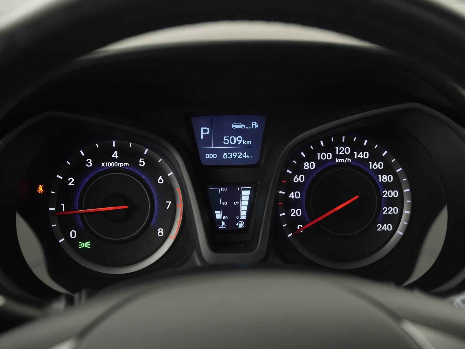 Hyundai ix20 1.6i Premium Automaat | Trekhaak | Panoramadak | Zondag Open! - 8/35