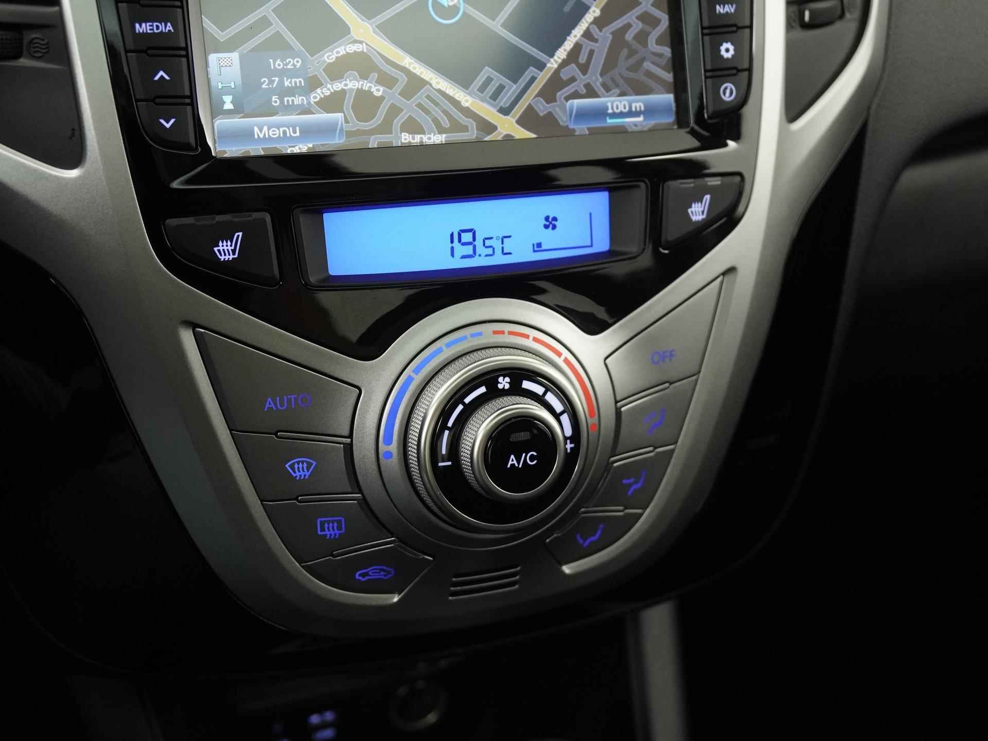 Hyundai ix20 1.6i Premium Automaat | Trekhaak | Panoramadak | Zondag Open! - 10/38