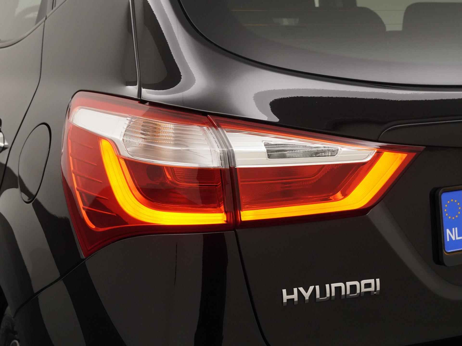 Hyundai ix20 1.6i Premium Automaat | Trekhaak | Panoramadak | Zondag Open! - 19/35