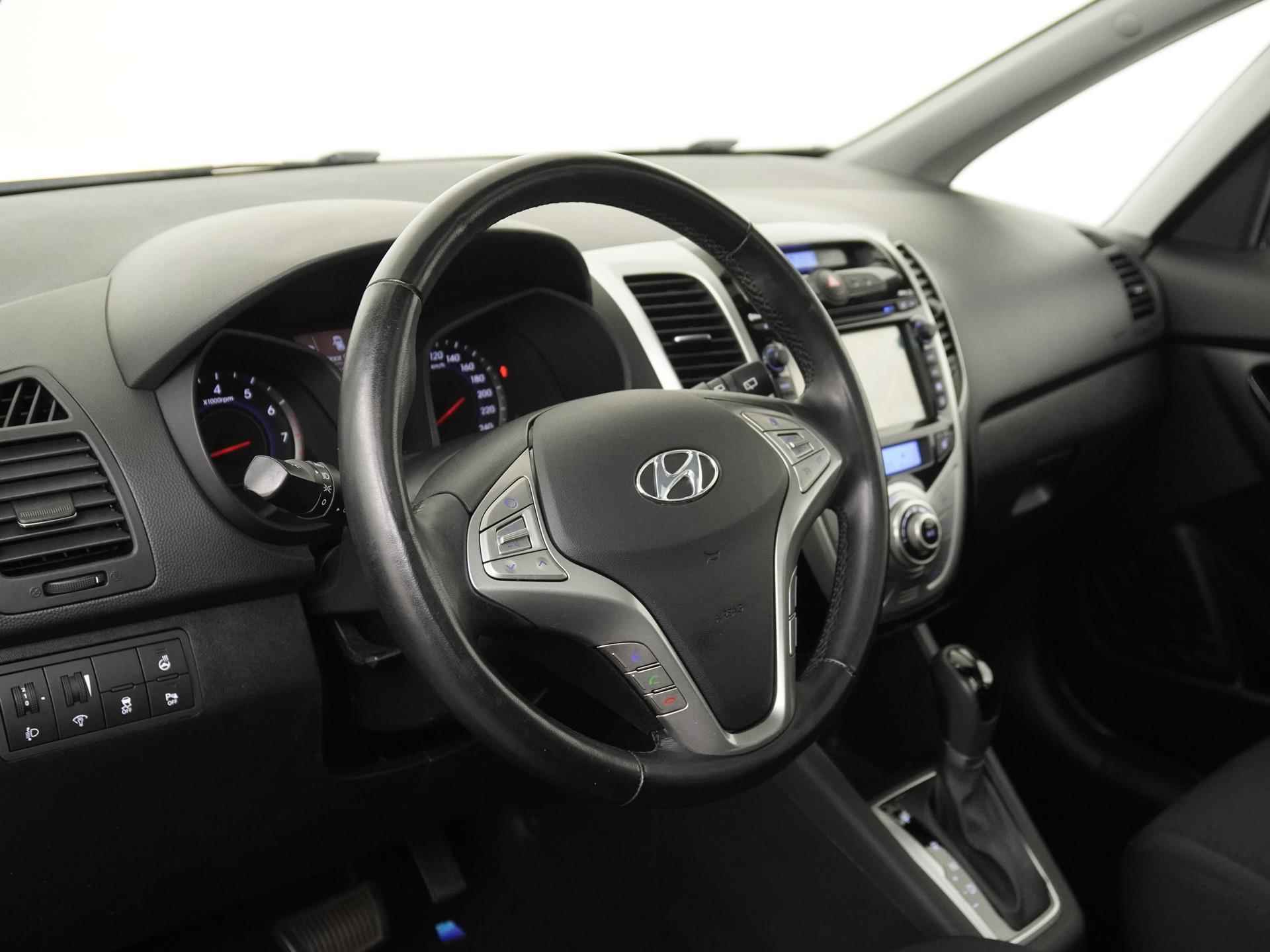 Hyundai ix20 1.6i Premium Automaat | Trekhaak | Panoramadak | Zondag Open! - 31/38