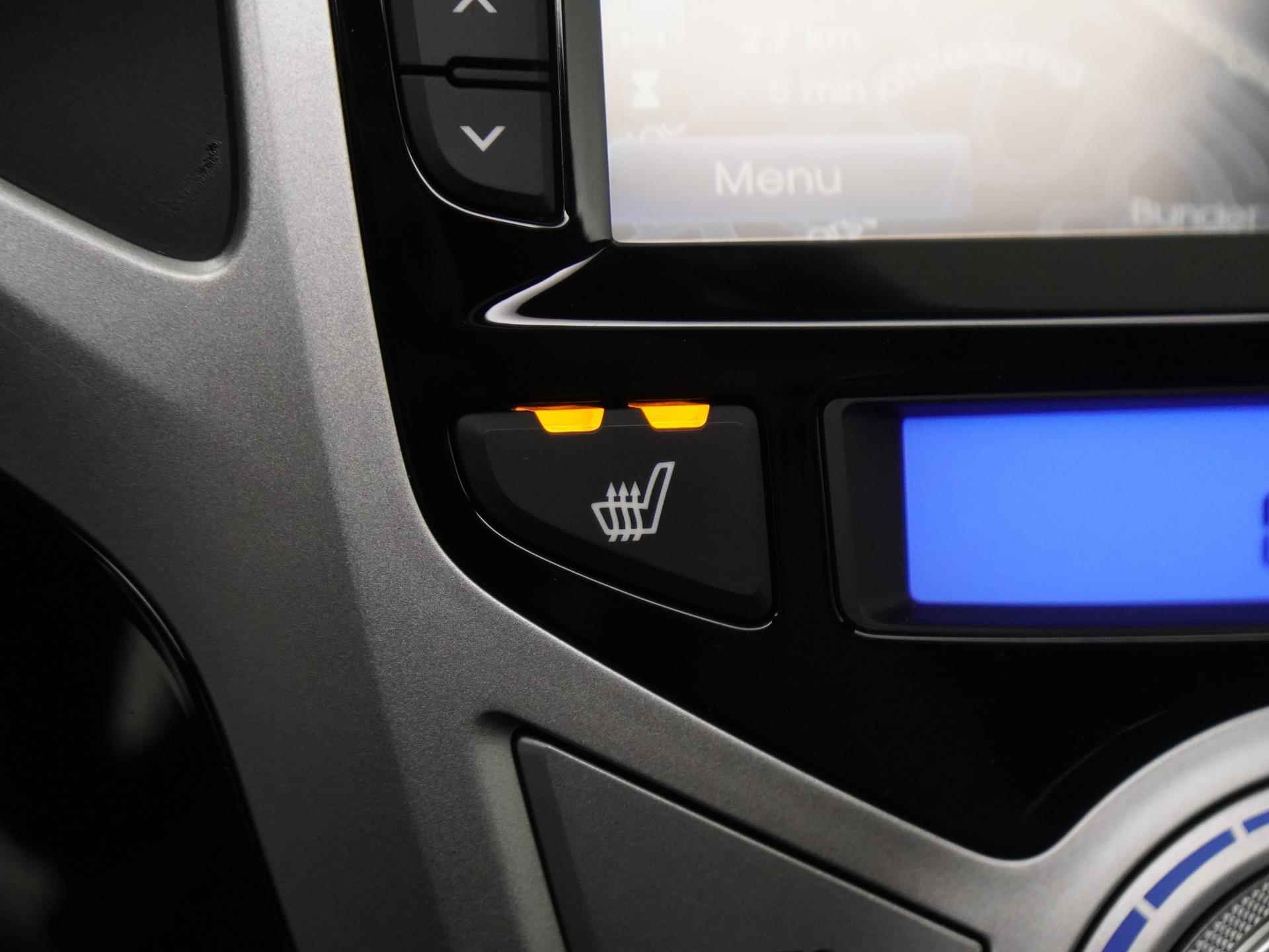 Hyundai ix20 1.6i Premium Automaat | Trekhaak | Panoramadak | Zondag Open! - 33/38