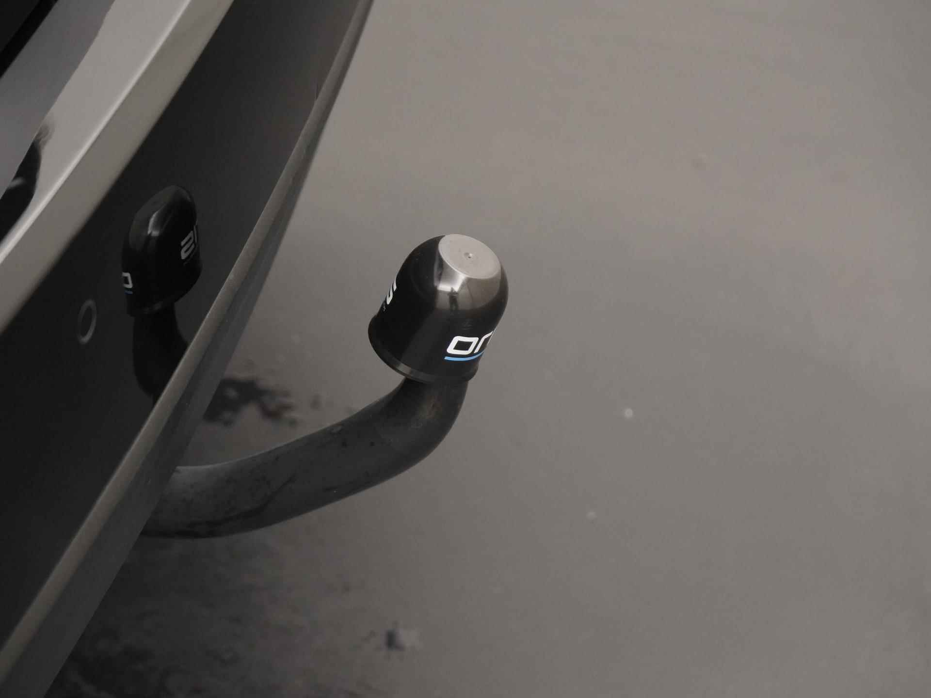Hyundai ix20 1.6i Premium Automaat | Trekhaak | Panoramadak | Zondag Open! - 35/38
