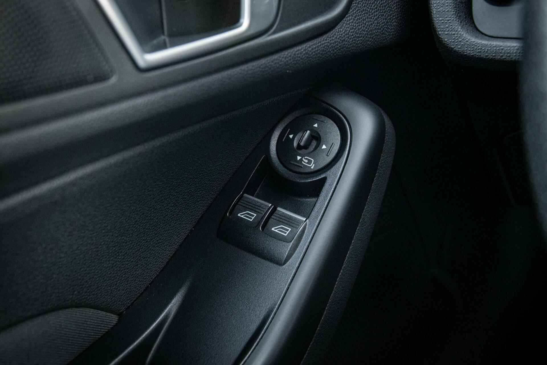 Ford Fiesta 1.0 EcoBoost Titanium*ST-LINE*NAVI*CLIMA*NAP*VOL - 50/57