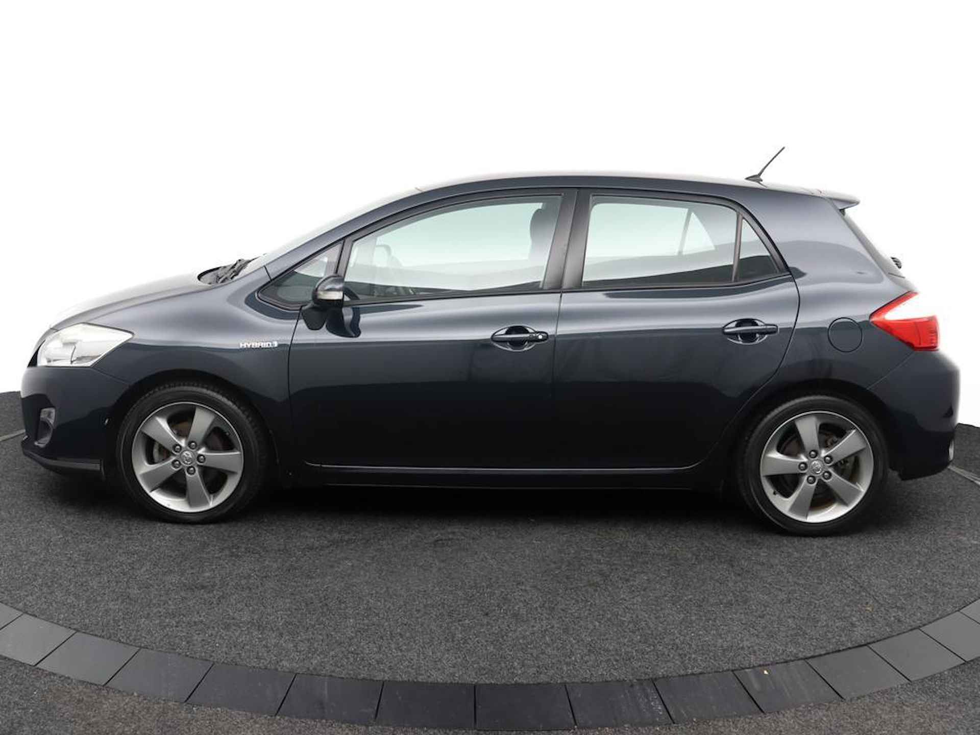 Toyota Auris 1.8 Full Hybrid Dynamic Business - 3/44