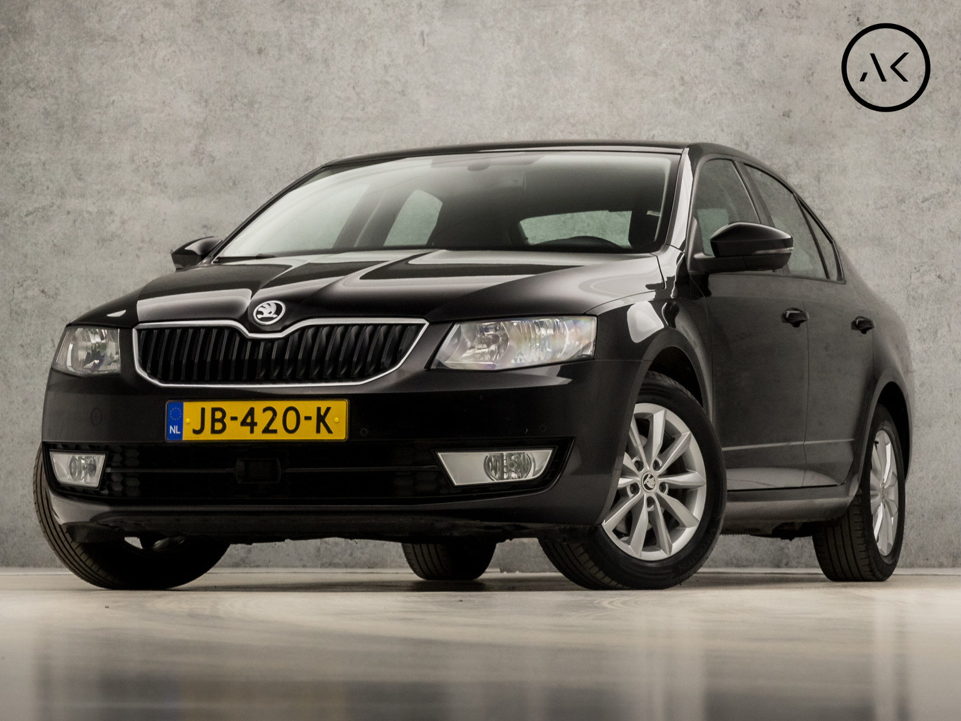 Škoda Octavia 1.4 TSI Sport 150Pk Automaat (NAVIGATIE, CLIMATE, STOELVERWARMING, ADAPTIVE CRUISE, ARMSTEUN, SPORTSTOELEN, PARKEERSENSOREN, TREKHAAK, NIEUWE APK, NIEUWSTAAT)