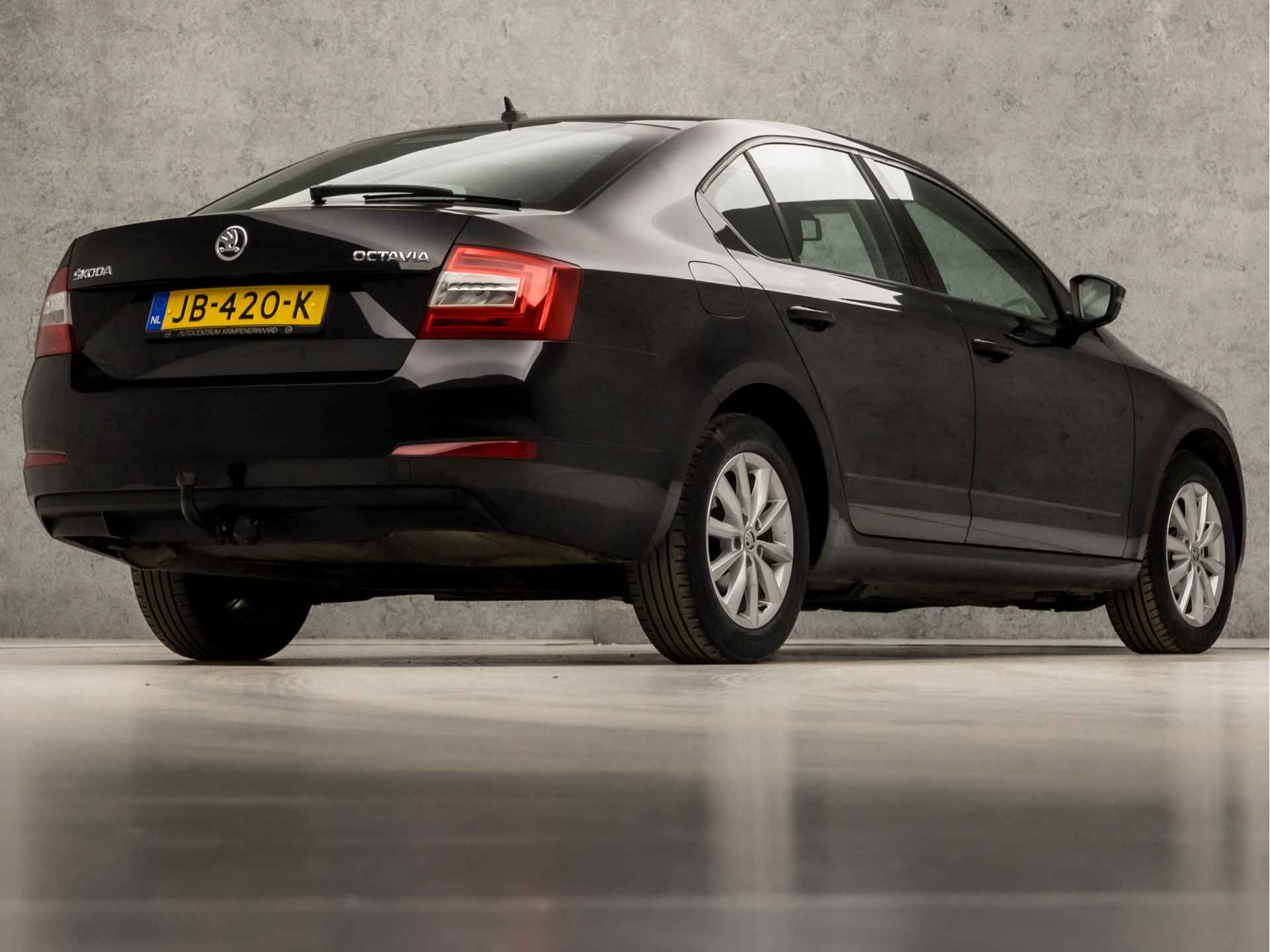 Škoda Octavia 1.4 TSI Sport 150Pk Automaat (NAVIGATIE, CLIMATE, STOELVERWARMING, ADAPTIVE CRUISE, ARMSTEUN, SPORTSTOELEN, PARKEERSENSOREN, TREKHAAK, NIEUWE APK, NIEUWSTAAT) - 5/33