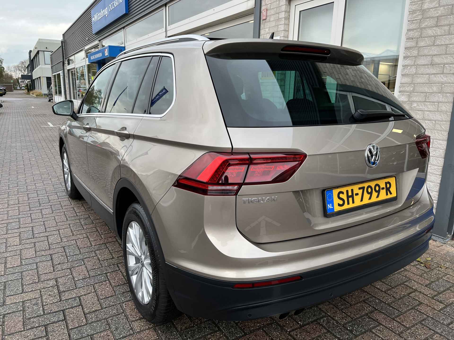 Volkswagen Tiguan 1.4 TSI Comfortline Business / PANO/ PARK. SENSOREN/ ERGO ACTIVE/ STOEL VERWARM./ ADAPT. CRUISE/ APP CONNECT/ NAVI/ CLIMA/ DAB/ 17" LMV/ - 6/39