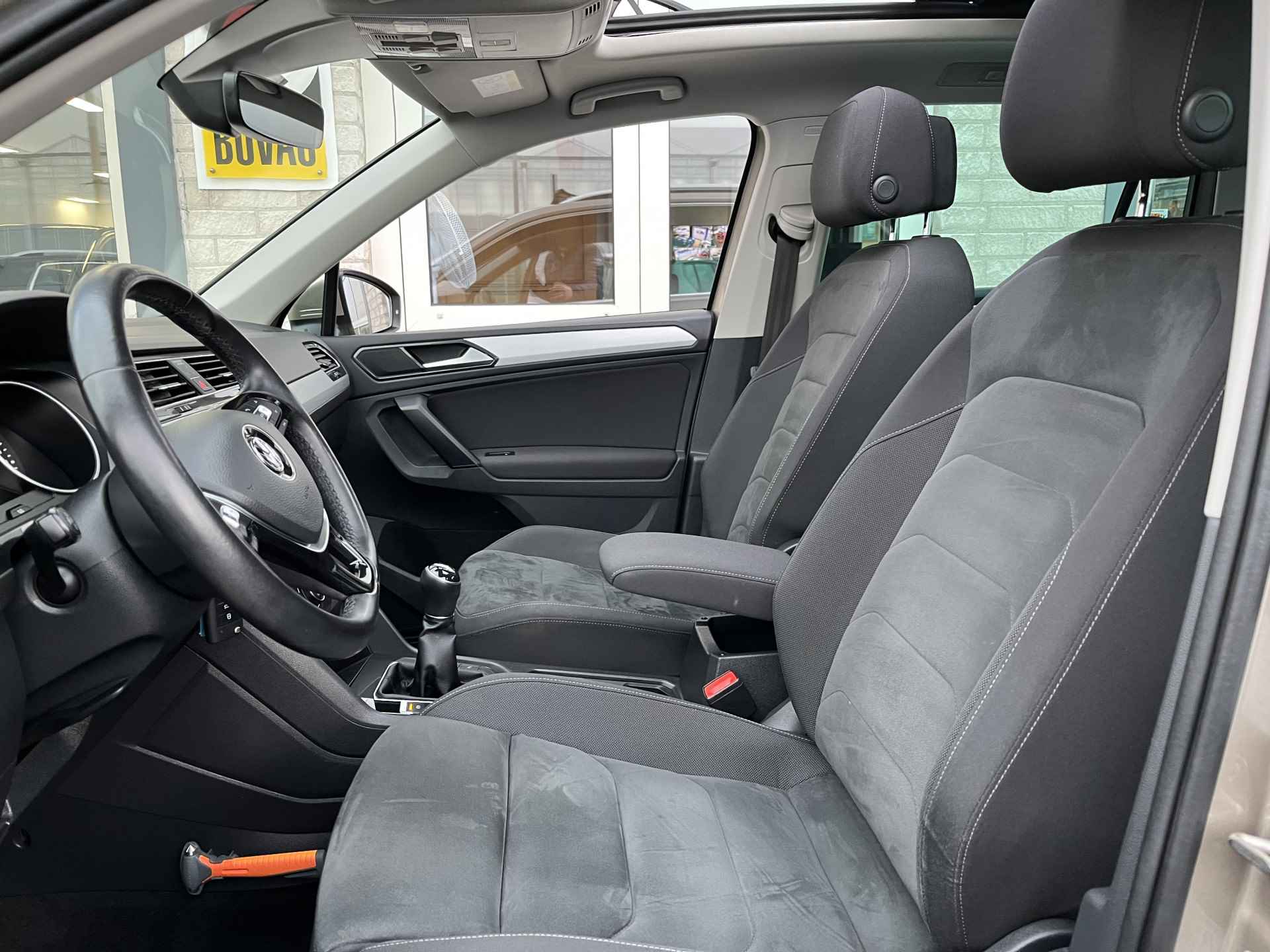 Volkswagen Tiguan 1.4 TSI Comfortline Business / PANO/ PARK. SENSOREN/ ERGO ACTIVE/ STOEL VERWARM./ ADAPT. CRUISE/ APP CONNECT/ NAVI/ CLIMA/ DAB/ 17" LMV/ - 8/39