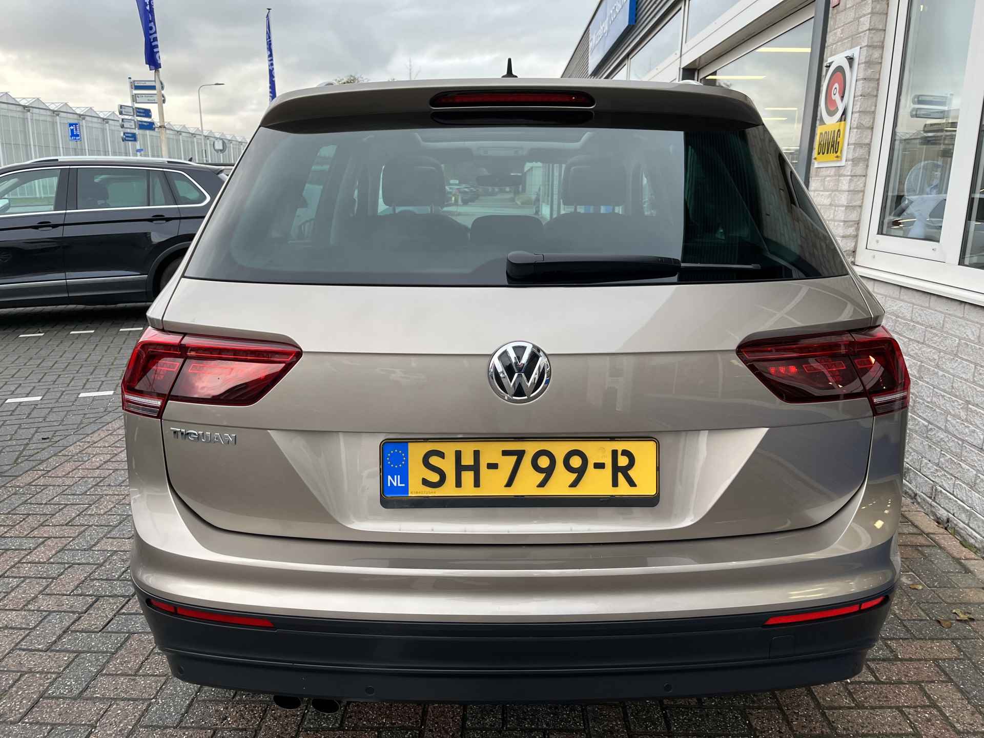 Volkswagen Tiguan 1.4 TSI Comfortline Business / PANO/ PARK. SENSOREN/ ERGO ACTIVE/ STOEL VERWARM./ ADAPT. CRUISE/ APP CONNECT/ NAVI/ CLIMA/ DAB/ 17" LMV/ - 32/39