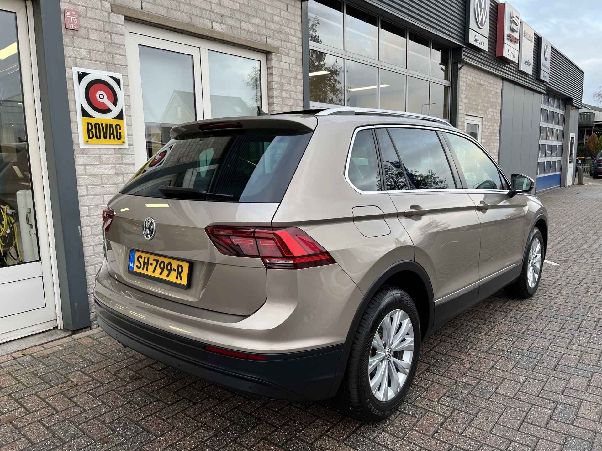 Volkswagen Tiguan 1.4 TSI Comfortline Business / PANO/ PARK. SENSOREN/ ERGO ACTIVE/ STOEL VERWARM./ ADAPT. CRUISE/ APP CONNECT/ NAVI/ CLIMA/ DAB/ 17" LMV/ - 34/39