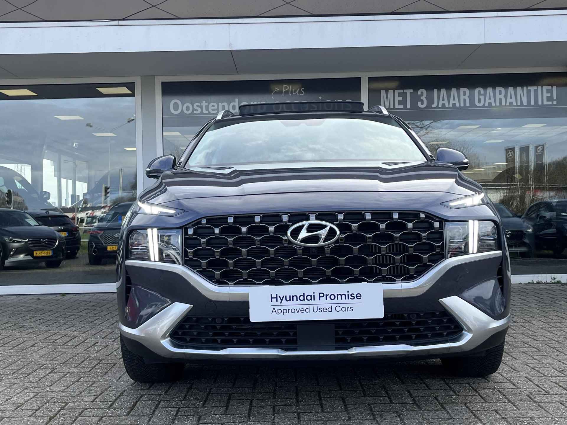 Hyundai Santa Fe 1.6 T-GDI HEV Premium Sky 7p. | Automaat | 7Persoons | 4X4 | Navigatie | Cruise Control Adaptief | Climate Control | Parkeersensoren | Parkeercamera | Schuif/kanteldak | 36Mnd. Garantie | Rijklaar! | - 3/35