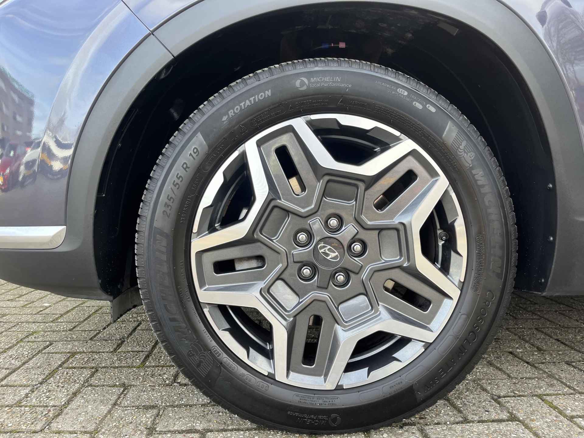 Hyundai Santa Fe 1.6 T-GDI HEV Premium Sky 7p. | Automaat | 7Persoons | 4X4 | Navigatie | Cruise Control Adaptief | Climate Control | Parkeersensoren | Parkeercamera | Schuif/kanteldak | 36Mnd. Garantie | Rijklaar! | - 11/35