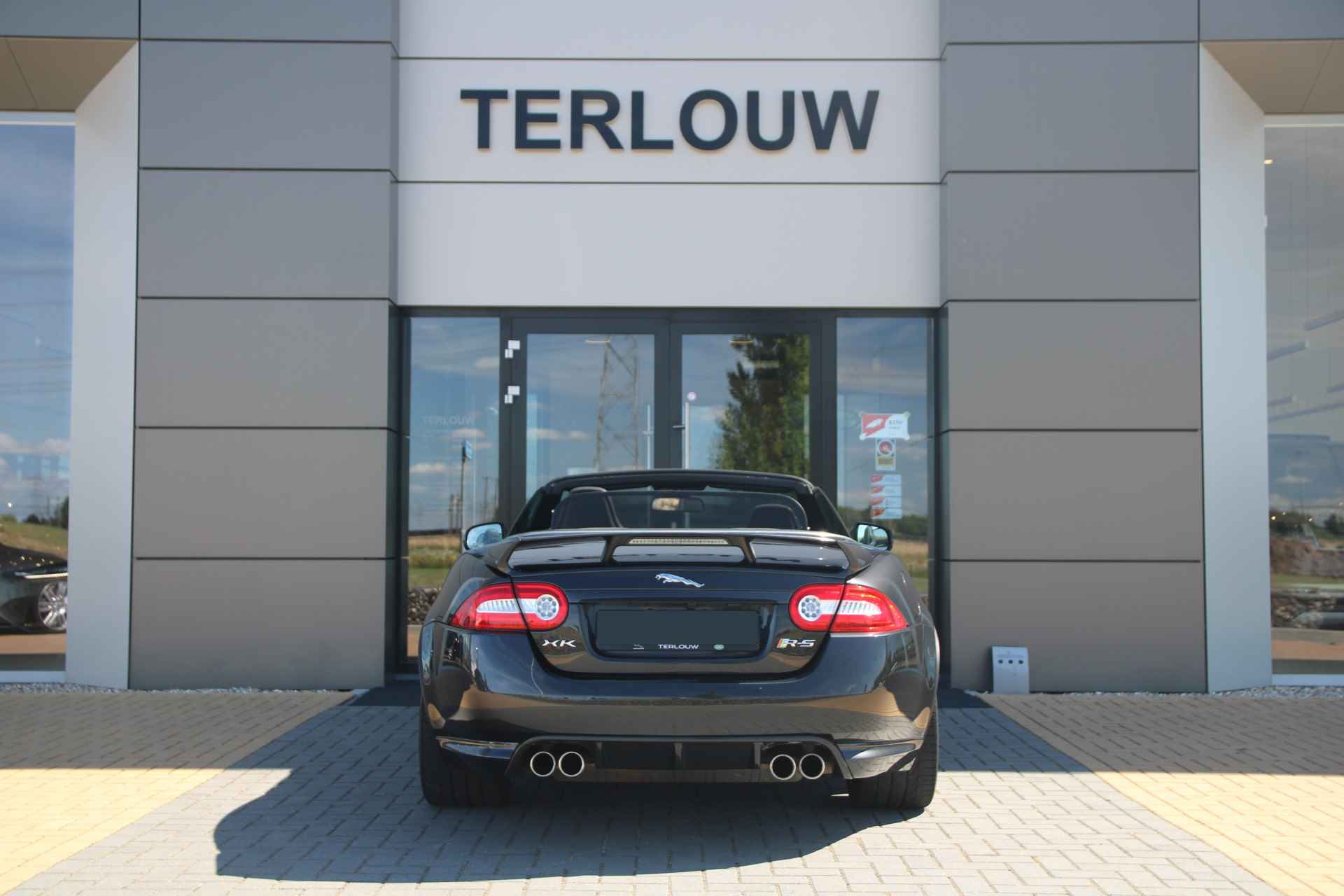 Jaguar XKR 5.0 V8 XKR-S Convertible - 9/33