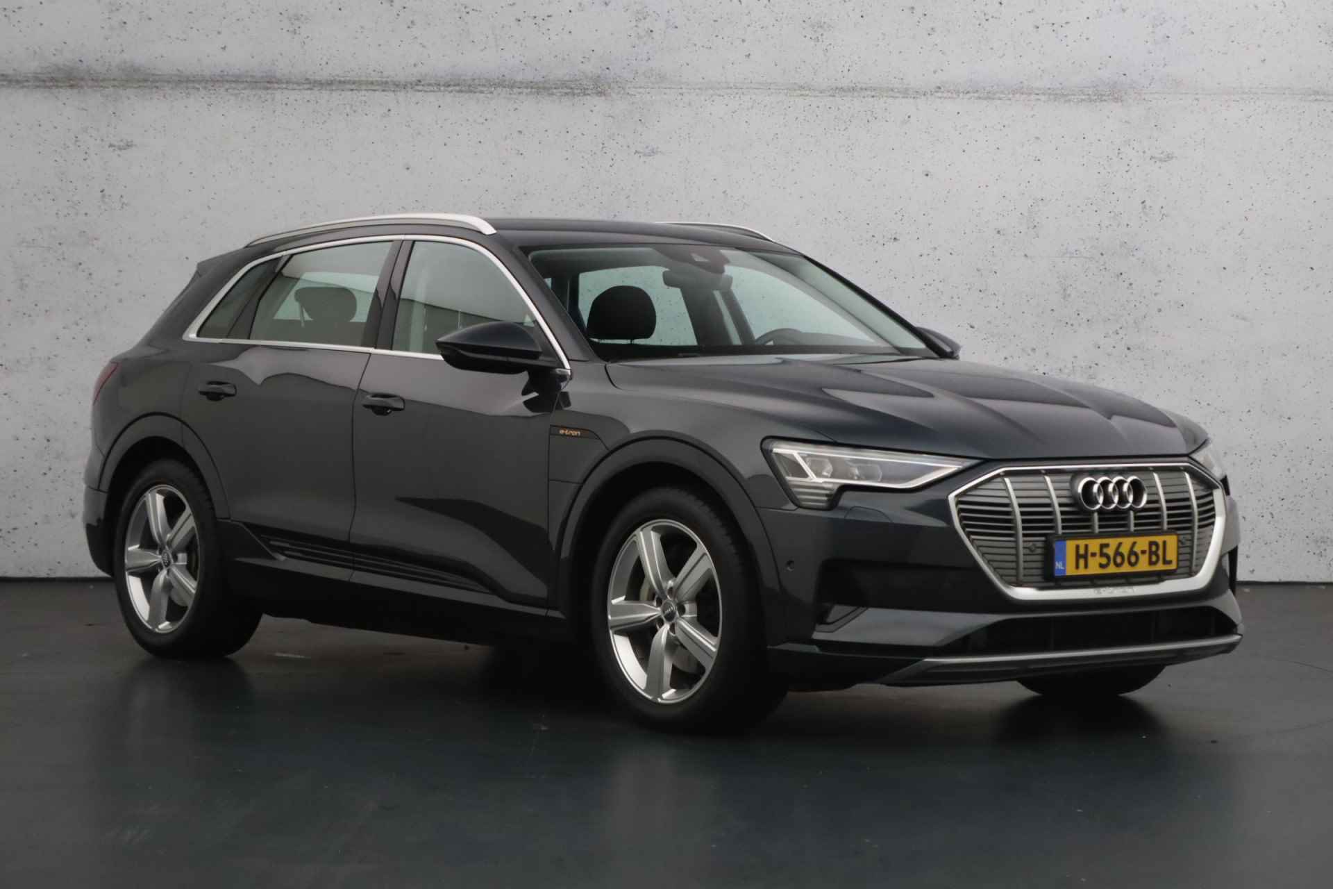 Audi e-tron e-tron 50 quattro Launch edition 71 kWh | Electronic climate control | Parkeersensoren | LED koplampen | Navigatie - 25/31