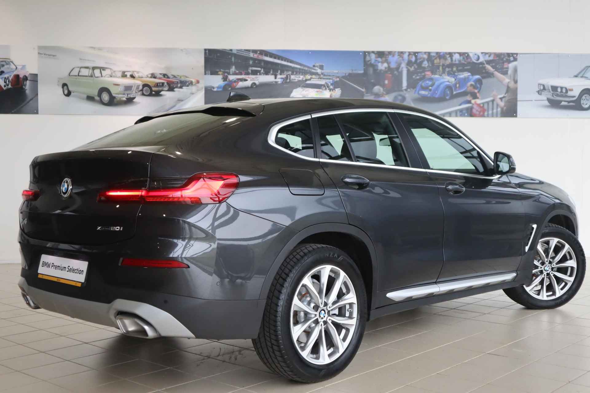 BMW X4 xDrive20i Business Edition Plus / Panoramadak / Stuurwielverwarming / Ambient Air - 3/28