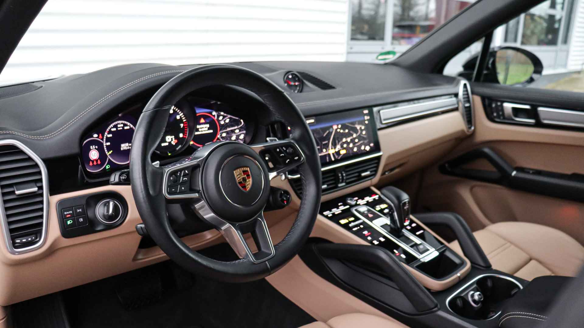 Porsche Cayenne 3.0 E-Hybrid Platinum Edition SportDesign | Head-up | Surround View | Panoramadak | BOSE Sound | Trekhaak - 6/36