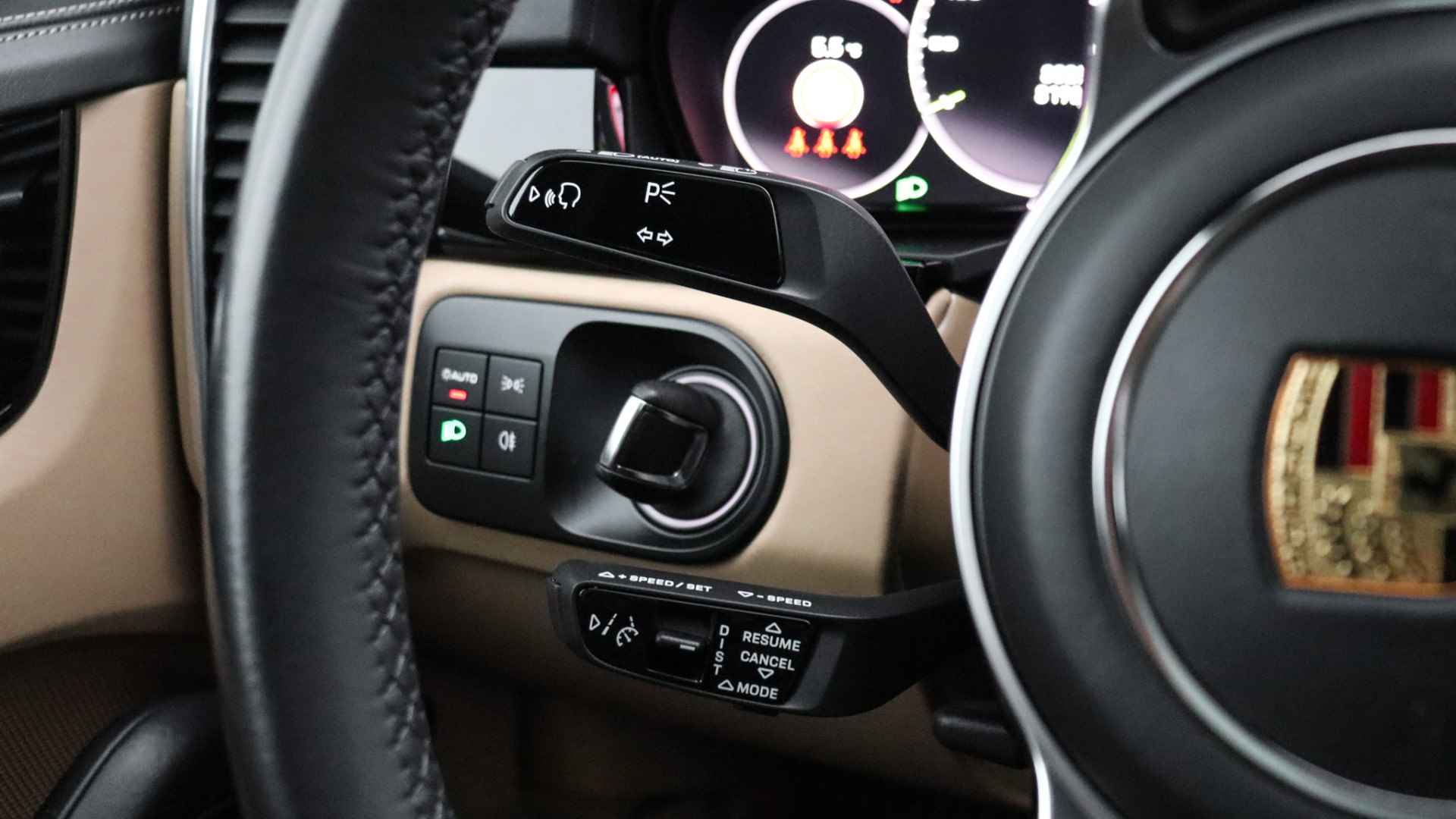 Porsche Cayenne 3.0 E-Hybrid Platinum Edition SportDesign | Head-up | Surround View | Panoramadak | BOSE Sound | Trekhaak - 32/36