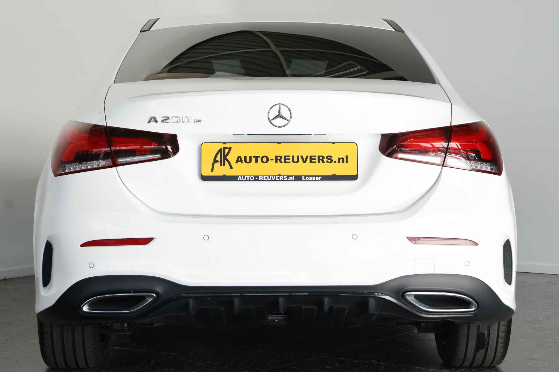 Mercedes-Benz A-Klasse 250 e AMG Line / Navi / Carplay / DAB / LED - 8/41