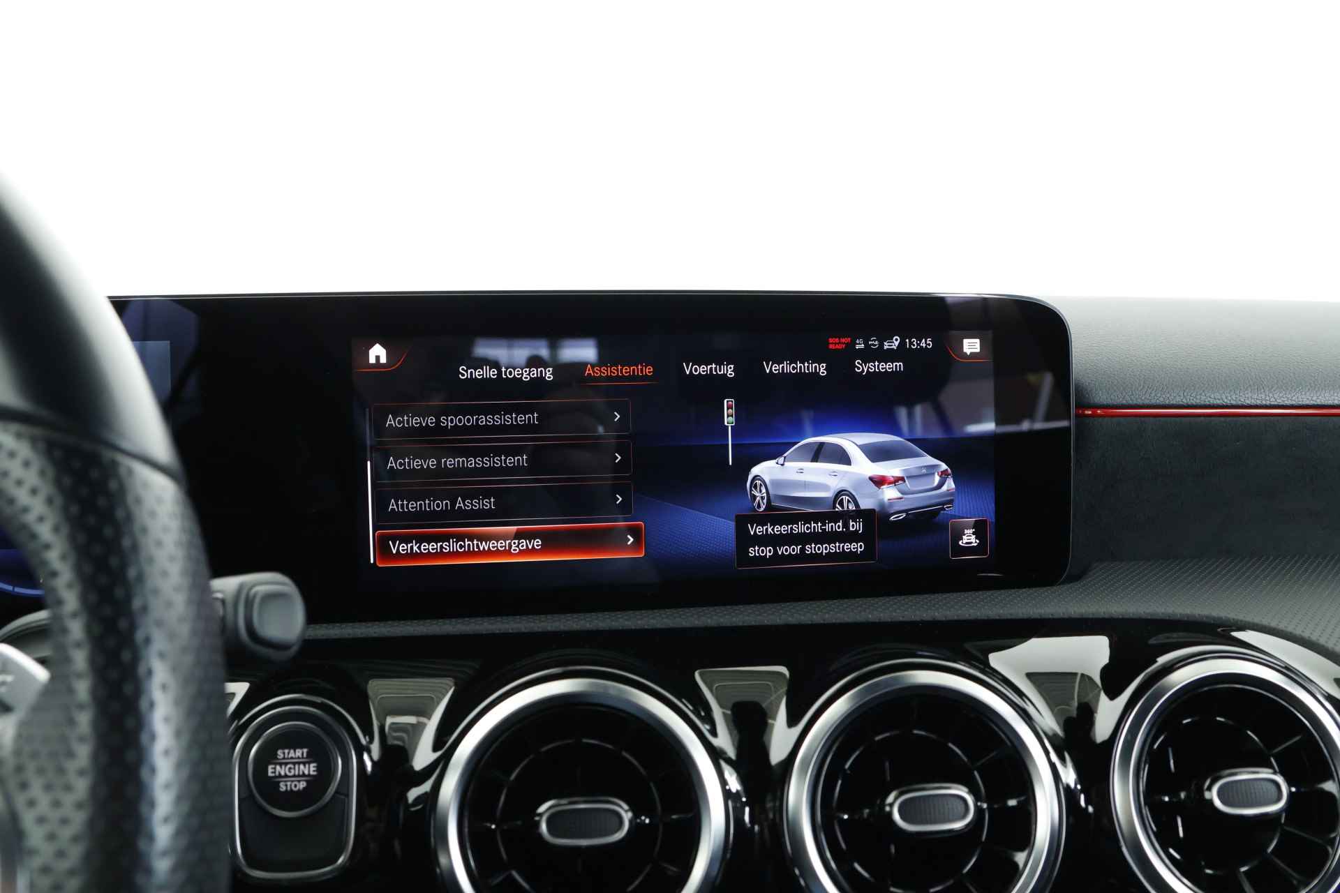 Mercedes-Benz A-Klasse 250 e AMG Line / Navi / Carplay / DAB / LED - 27/41