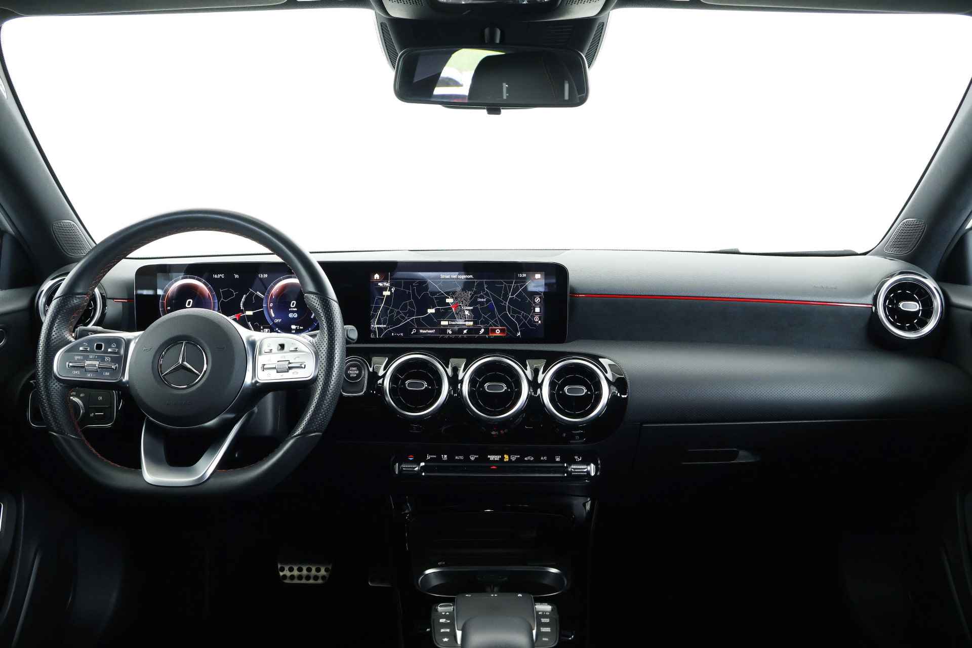 Mercedes-Benz A-Klasse 250 e AMG Line / Navi / Carplay / DAB / LED - 39/41