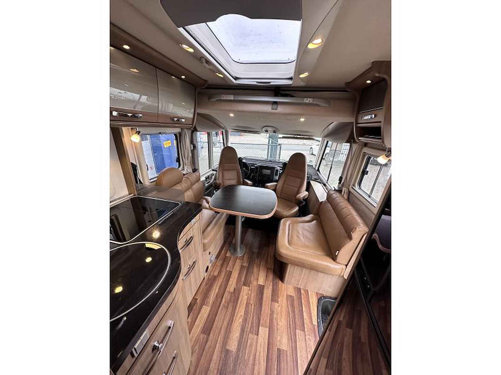 Hymer Starlight 575 face to face zit+automaat - 7/24